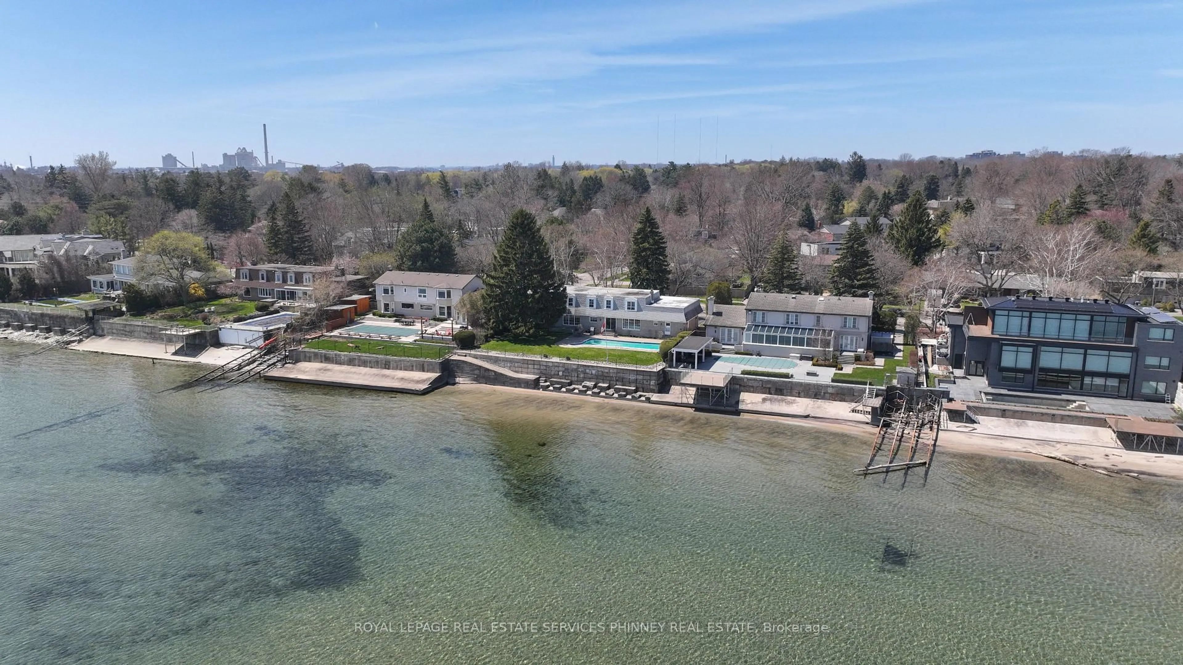 A pic from outside/outdoor area/front of a property/back of a property/a pic from drone, water/lake/river/ocean view for 1460 Watersedge Rd, Mississauga Ontario L5J 1A4