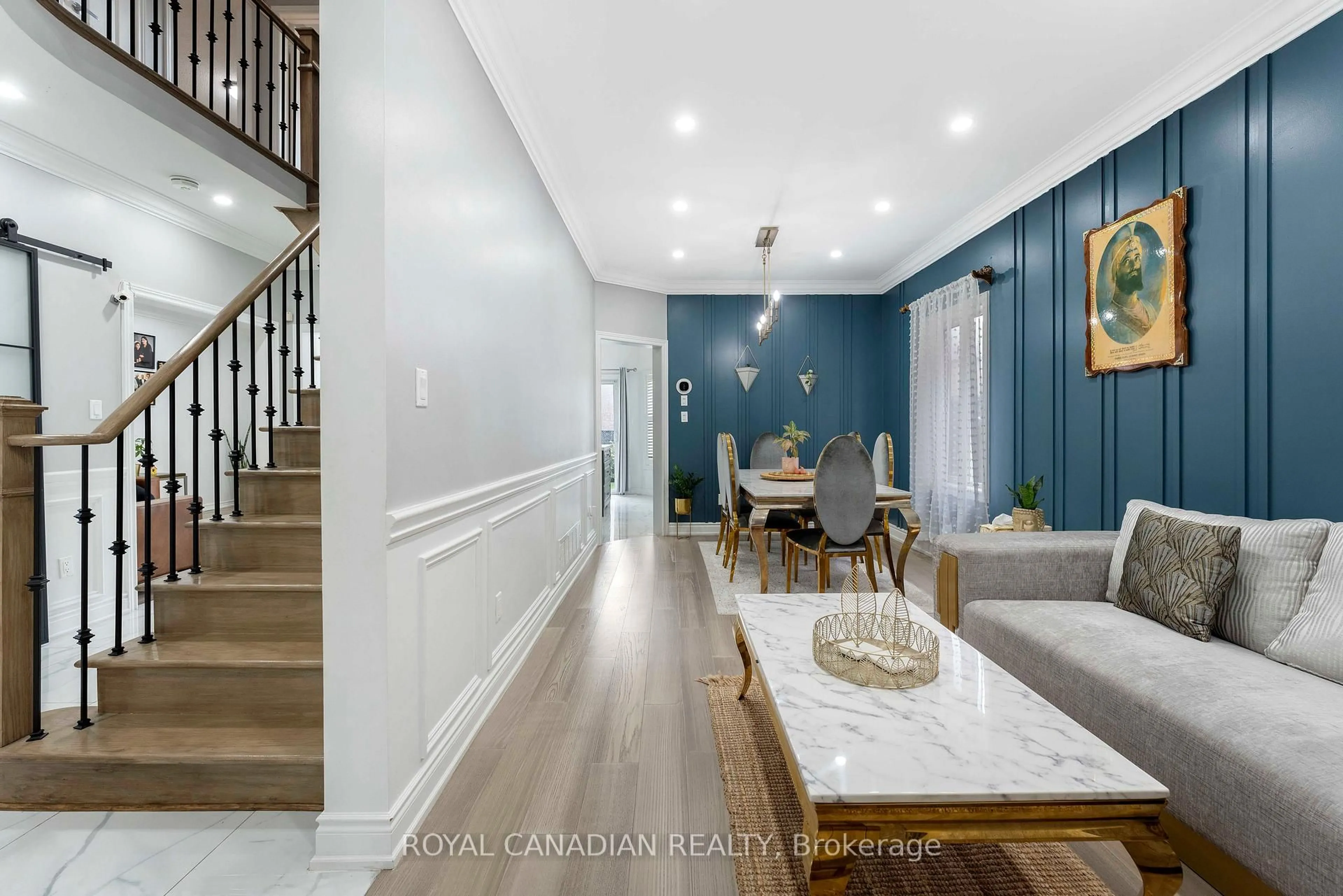 Indoor entryway for 88 Olde Town Rd, Brampton Ontario L6X 4X9