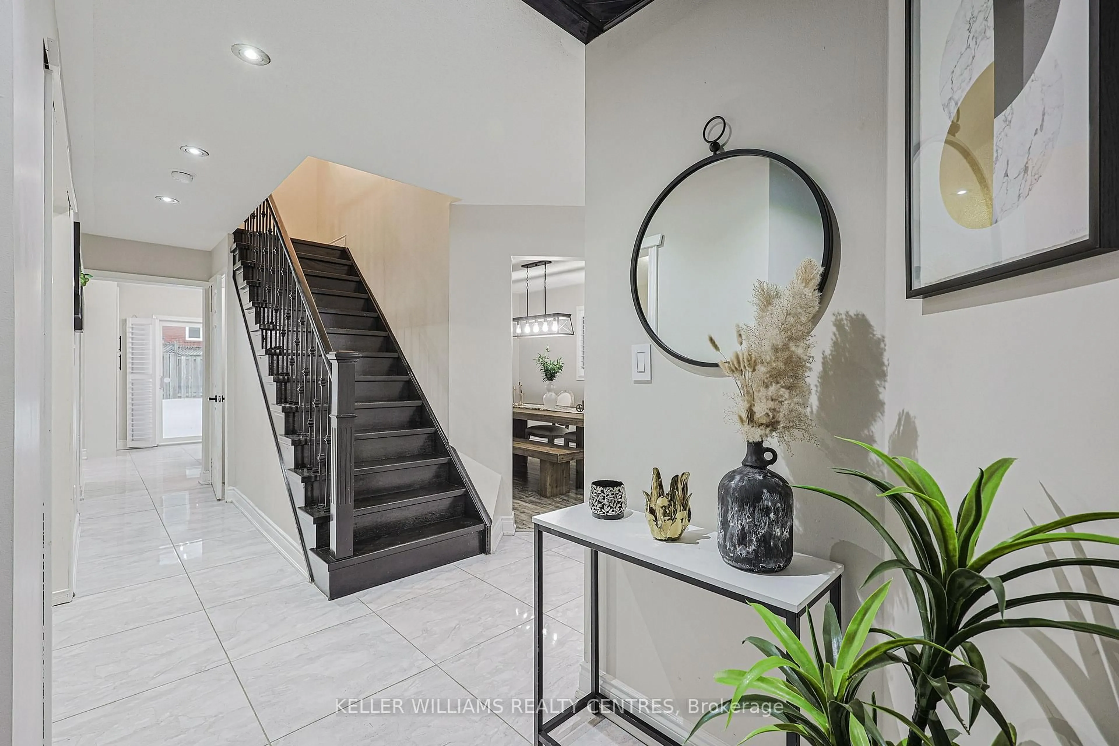 Unknown for 325 Marshall Cres, Orangeville Ontario L9W 4Y3