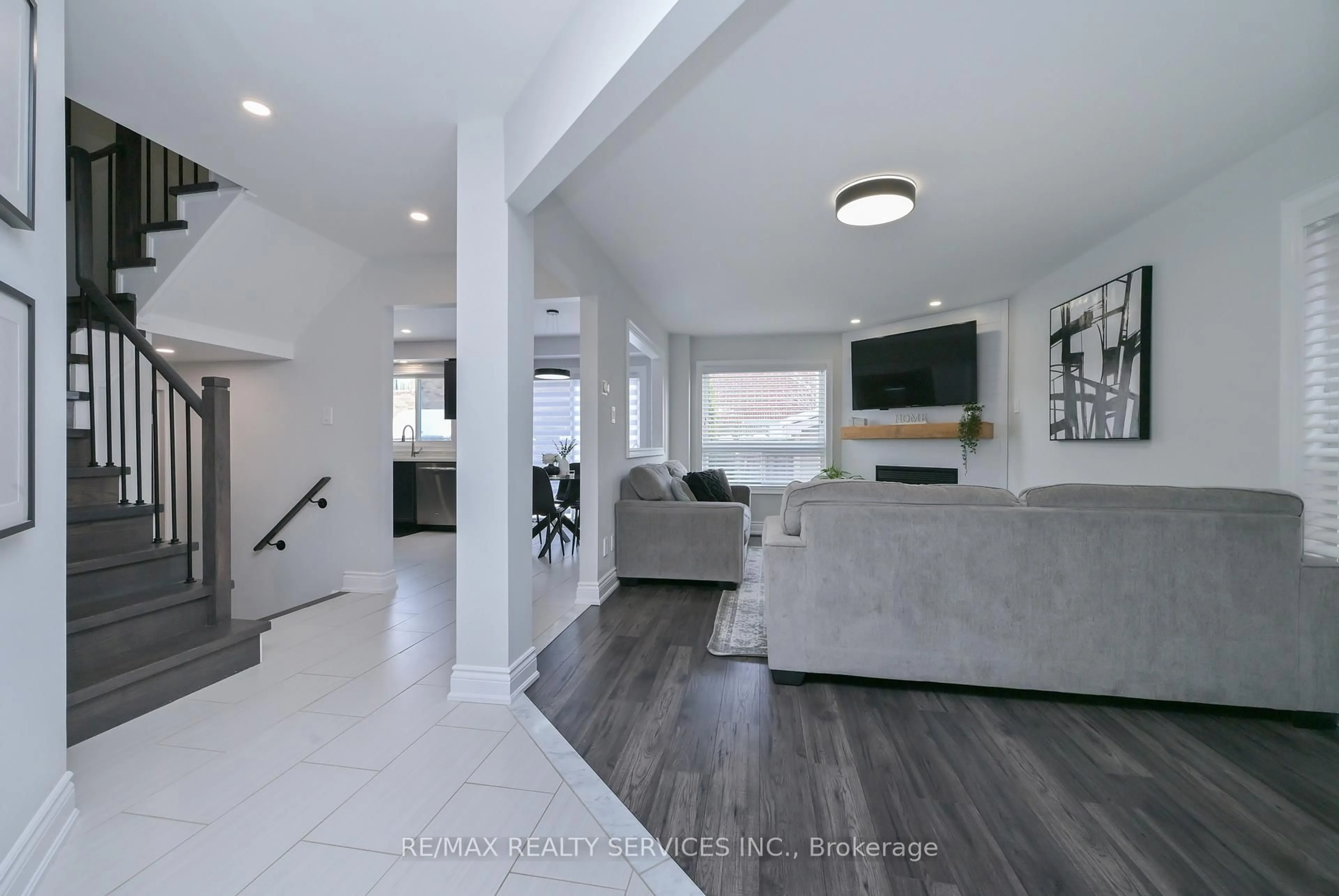 Unknown for 38 Tawnberry Circ, Brampton Ontario L7A 0J6