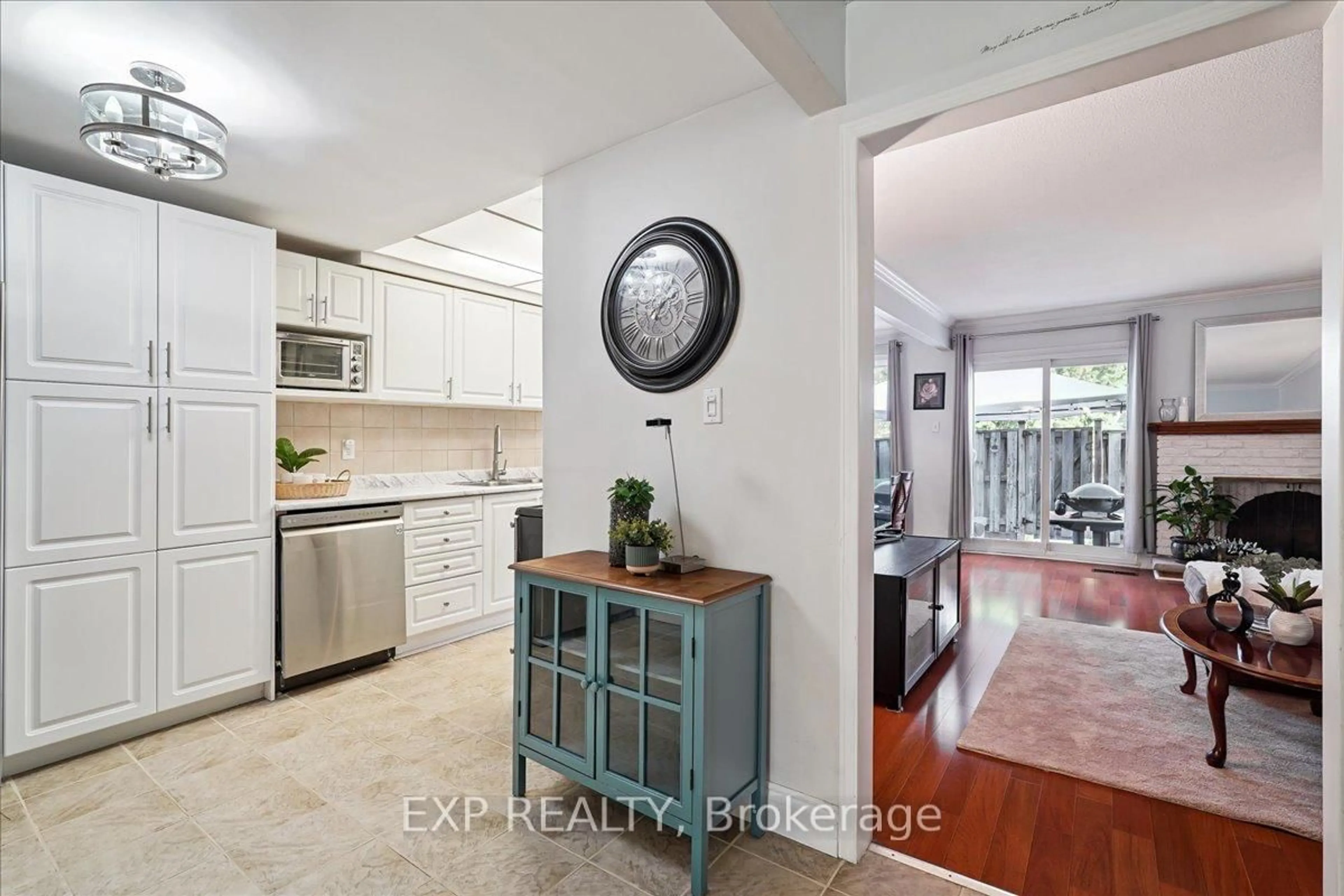 Open concept kitchen, ceramic/tile floor for 65 Greenwich Circ, Brampton Ontario L6S 2E8