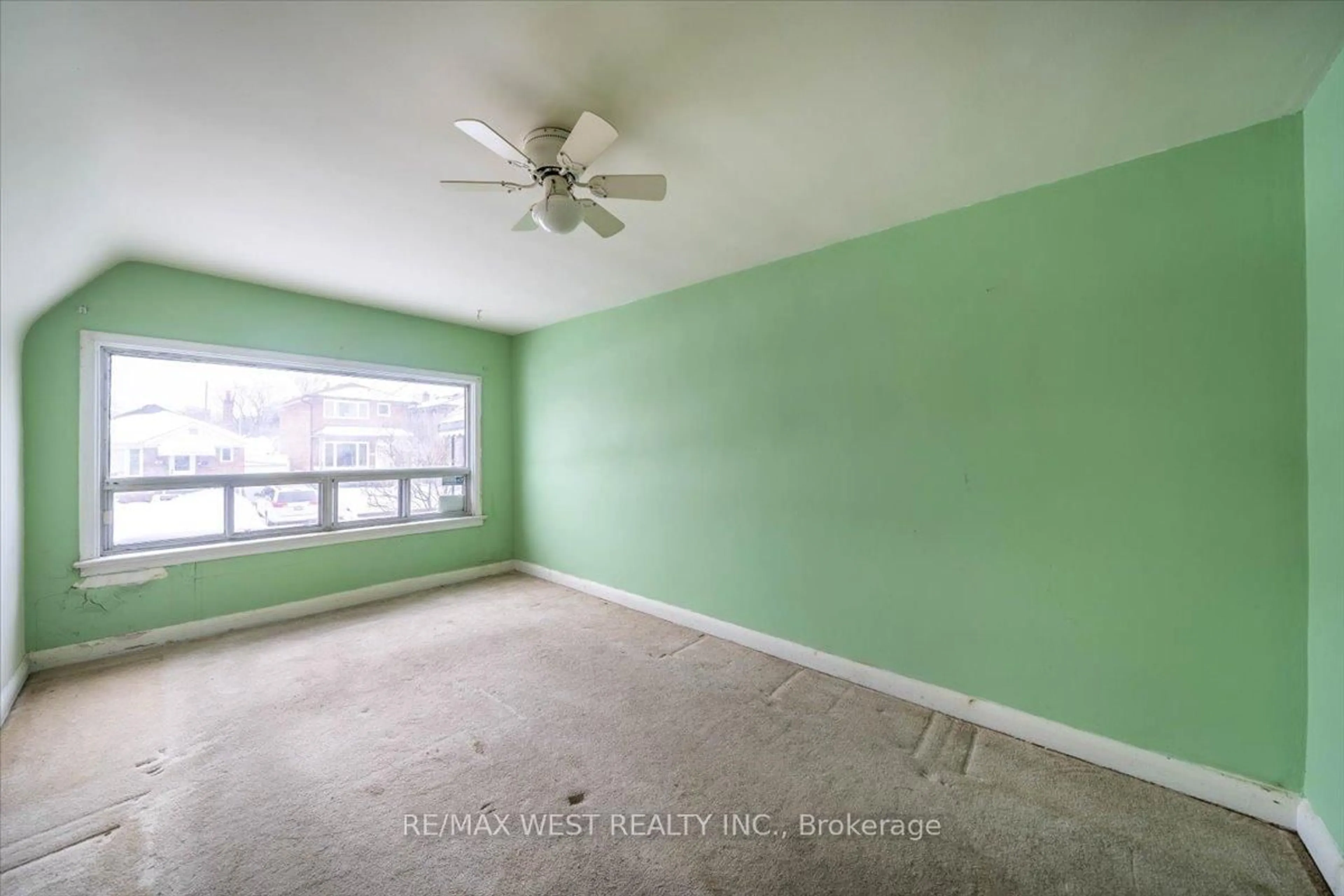 A pic of a room for 44 Seventeenth St, Toronto Ontario M8V 3K3