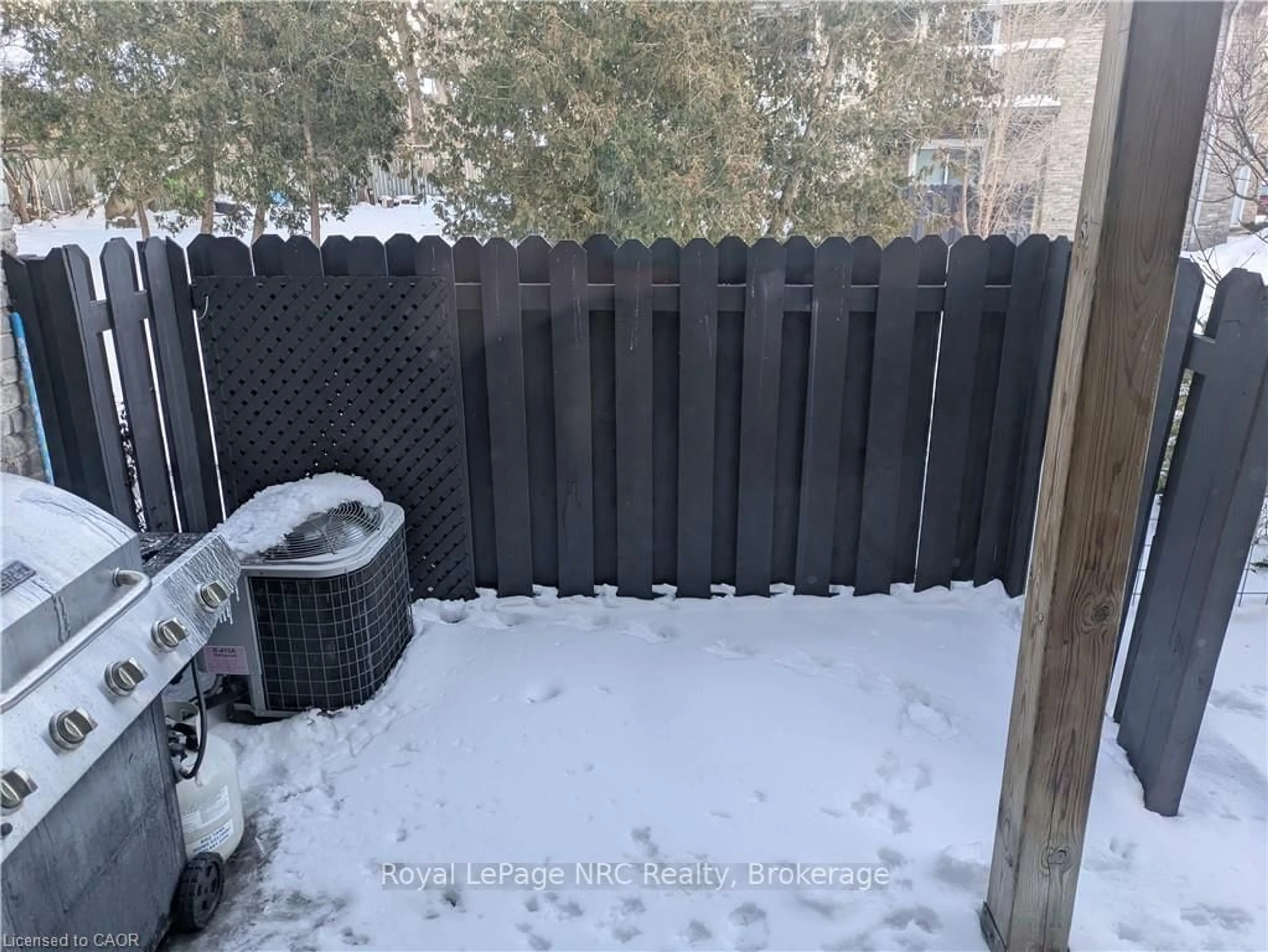 Patio, street for 973 Francis Rd #1, Burlington Ontario L7T 3Z1