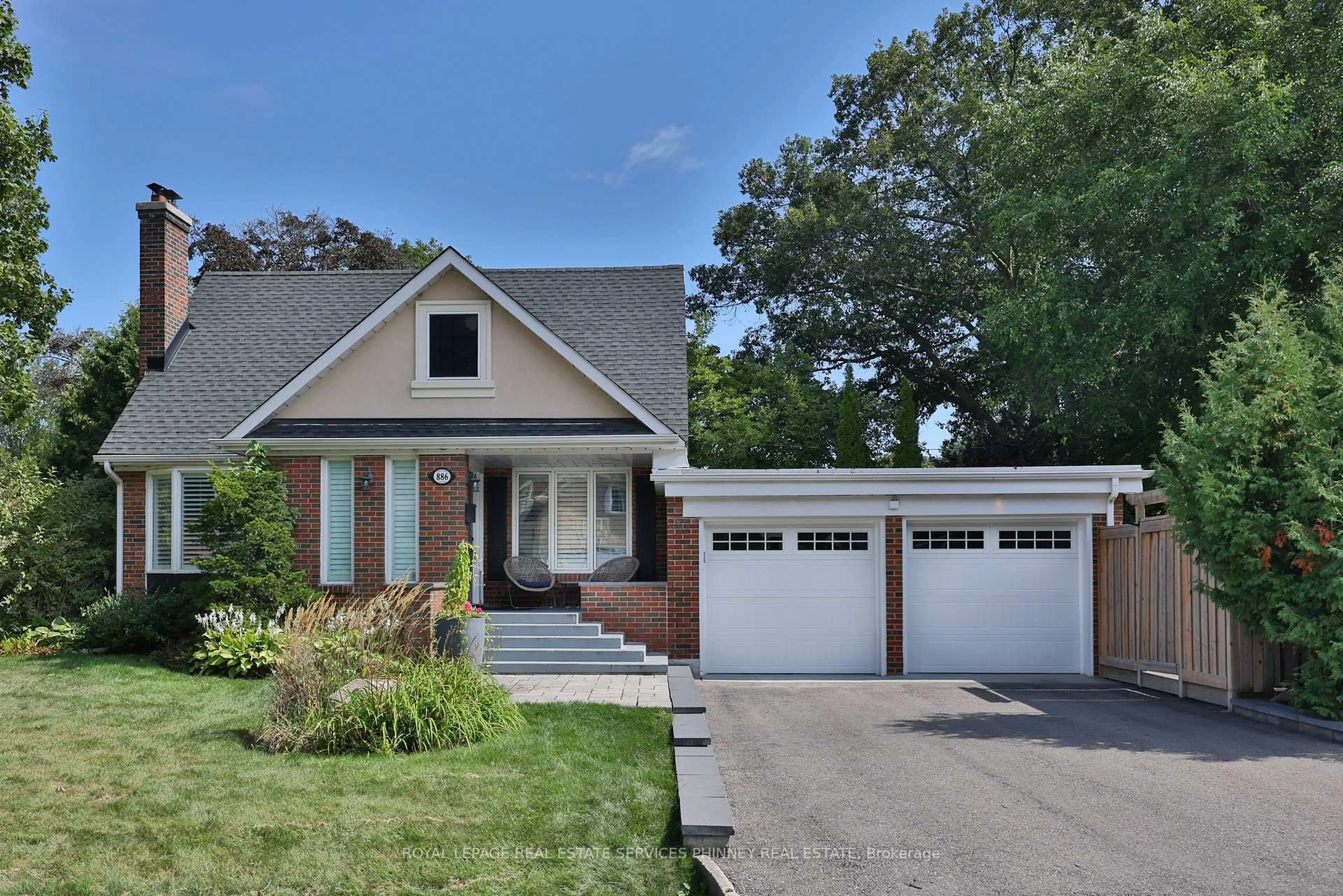 Home with brick exterior material, street for 886 Whitney Dr, Mississauga Ontario L4Y 1E7