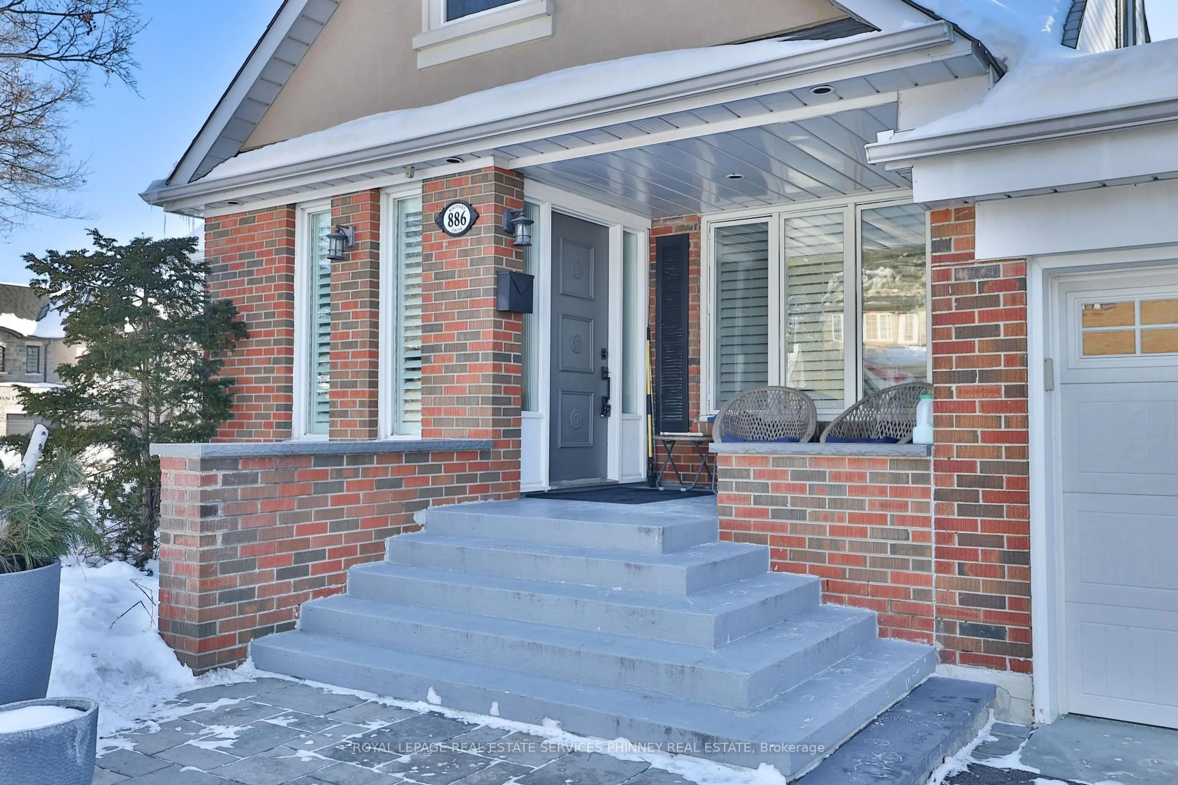 Home with brick exterior material, street for 886 Whitney Dr, Mississauga Ontario L4Y 1E7