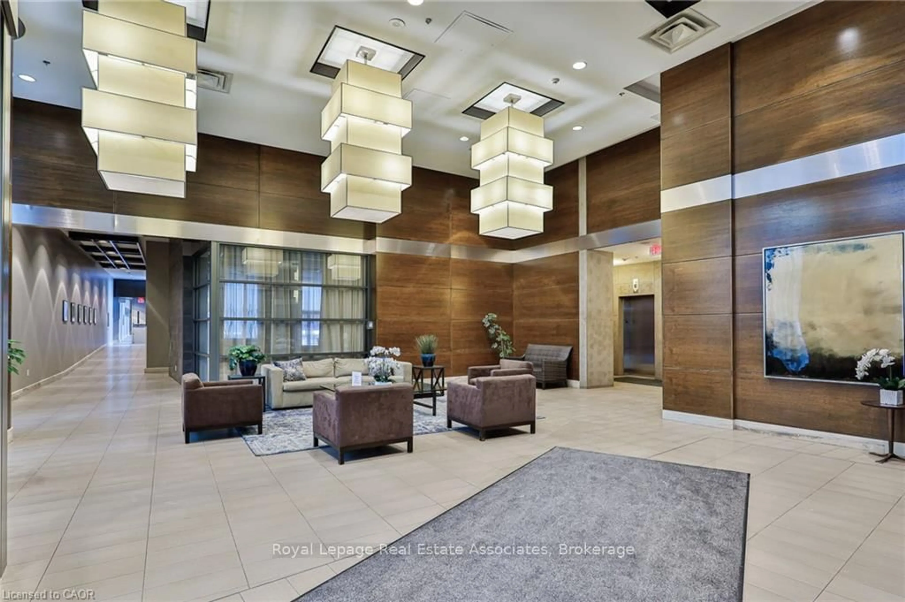 Lobby for 1 Hurontario St #609, Mississauga Ontario L5G 0A3