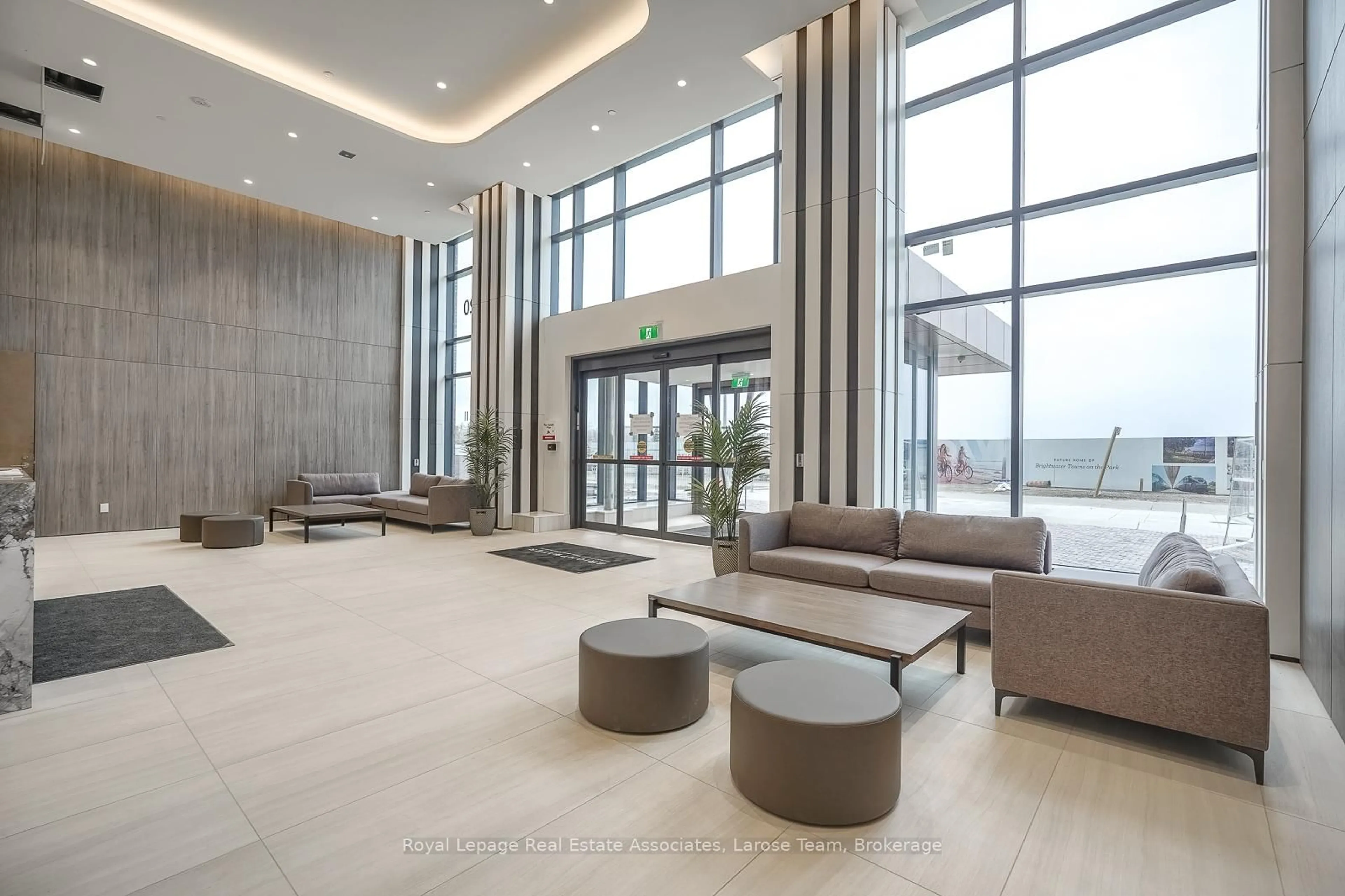 Lobby for 220 Missinnihe Way #702, Mississauga Ontario L5H 0A9
