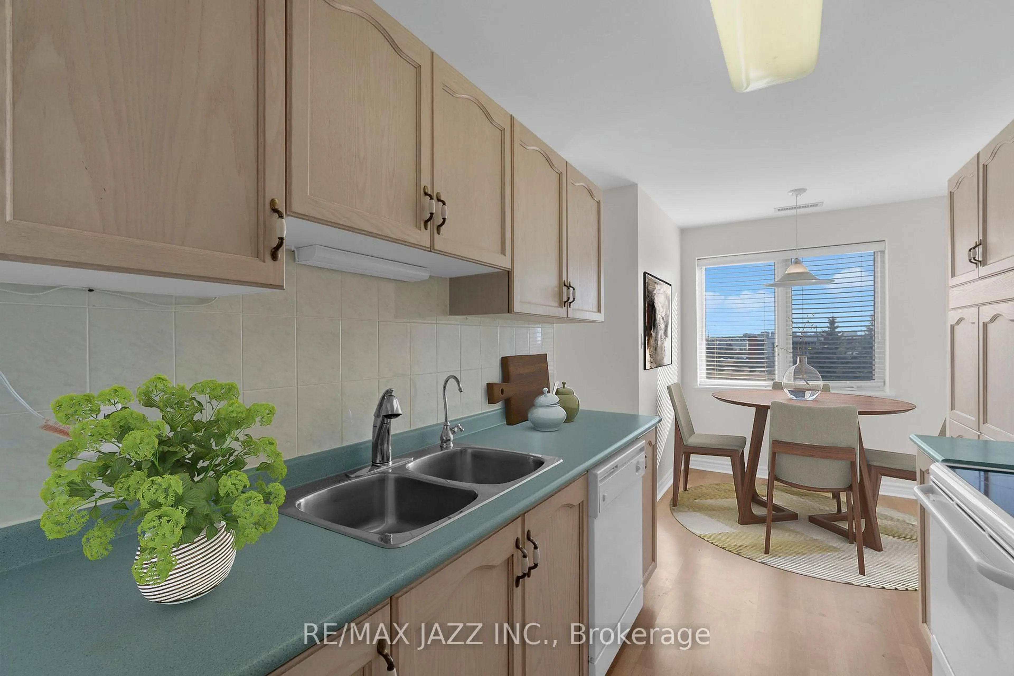 Standard kitchen, unknown for 7 Dayspring Circ #304, Brampton Ontario L6P 1C1