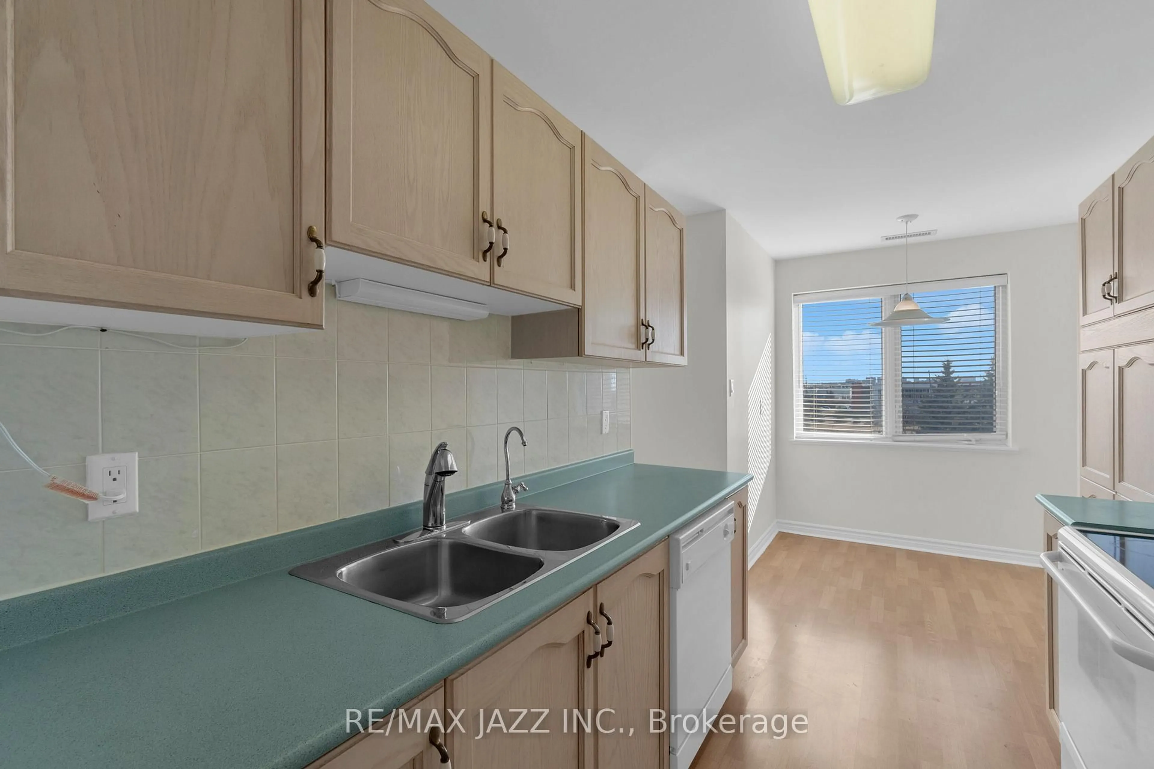 Standard kitchen, unknown for 7 Dayspring Circ #304, Brampton Ontario L6P 1C1