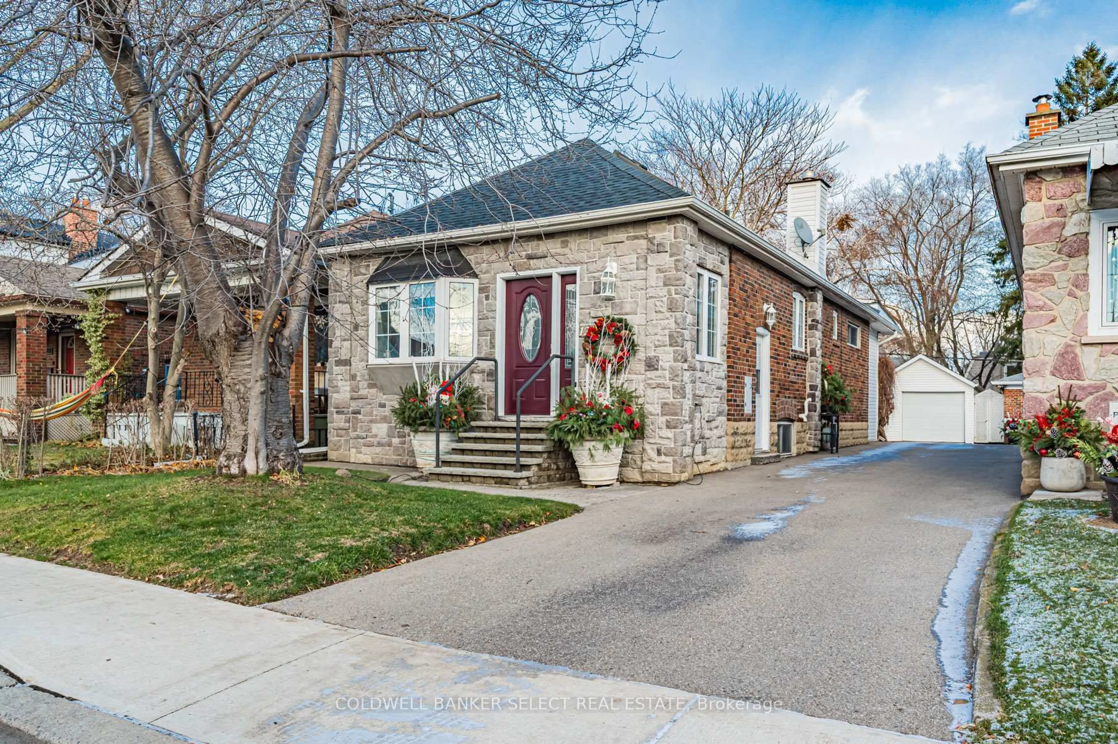 Home with brick exterior material, street for 125 Fourth St, Toronto Ontario M8V 2Y6