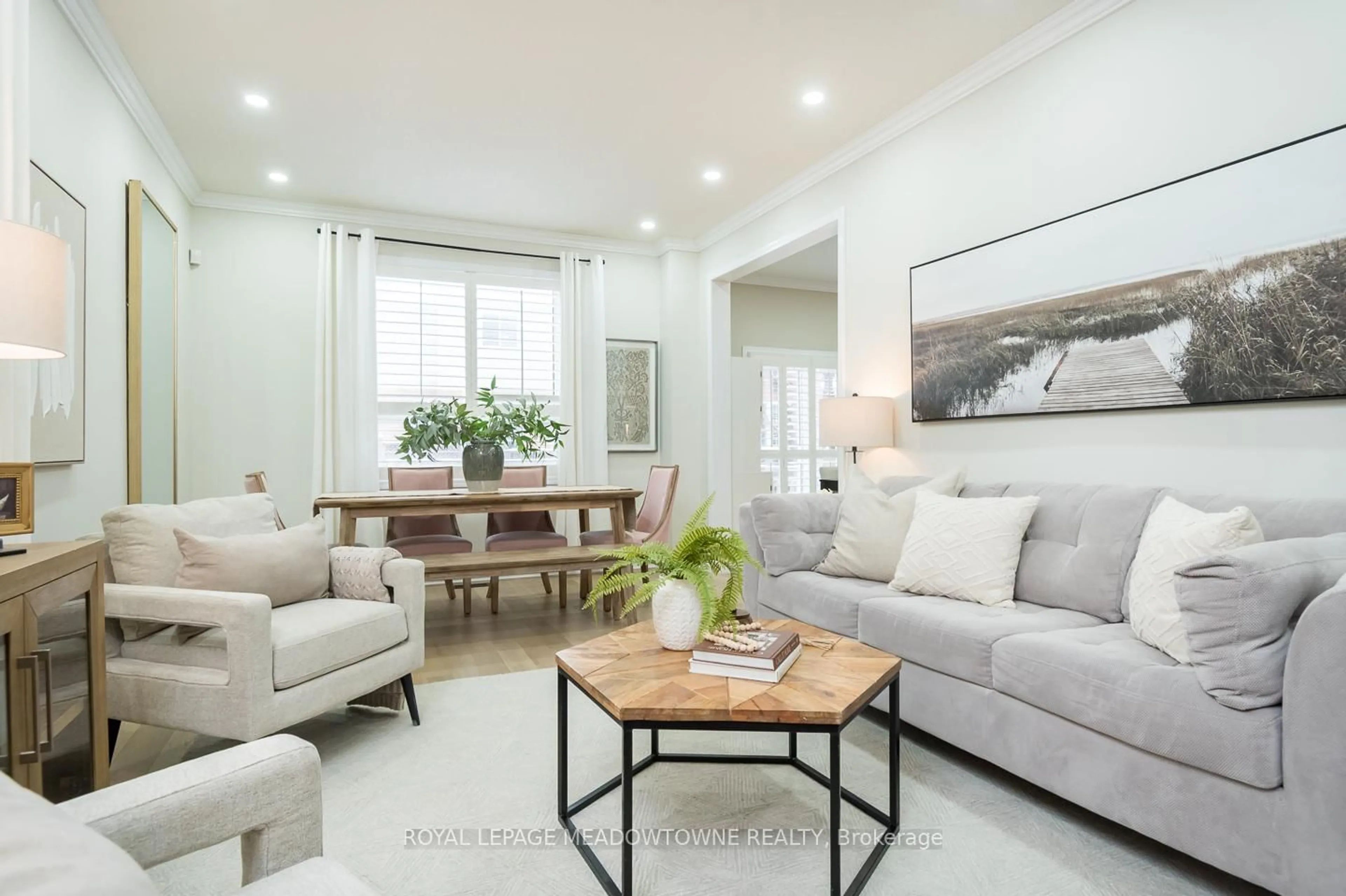 Living room with furniture, unknown for 1043 Donnelly St, Milton Ontario L9T 0A2