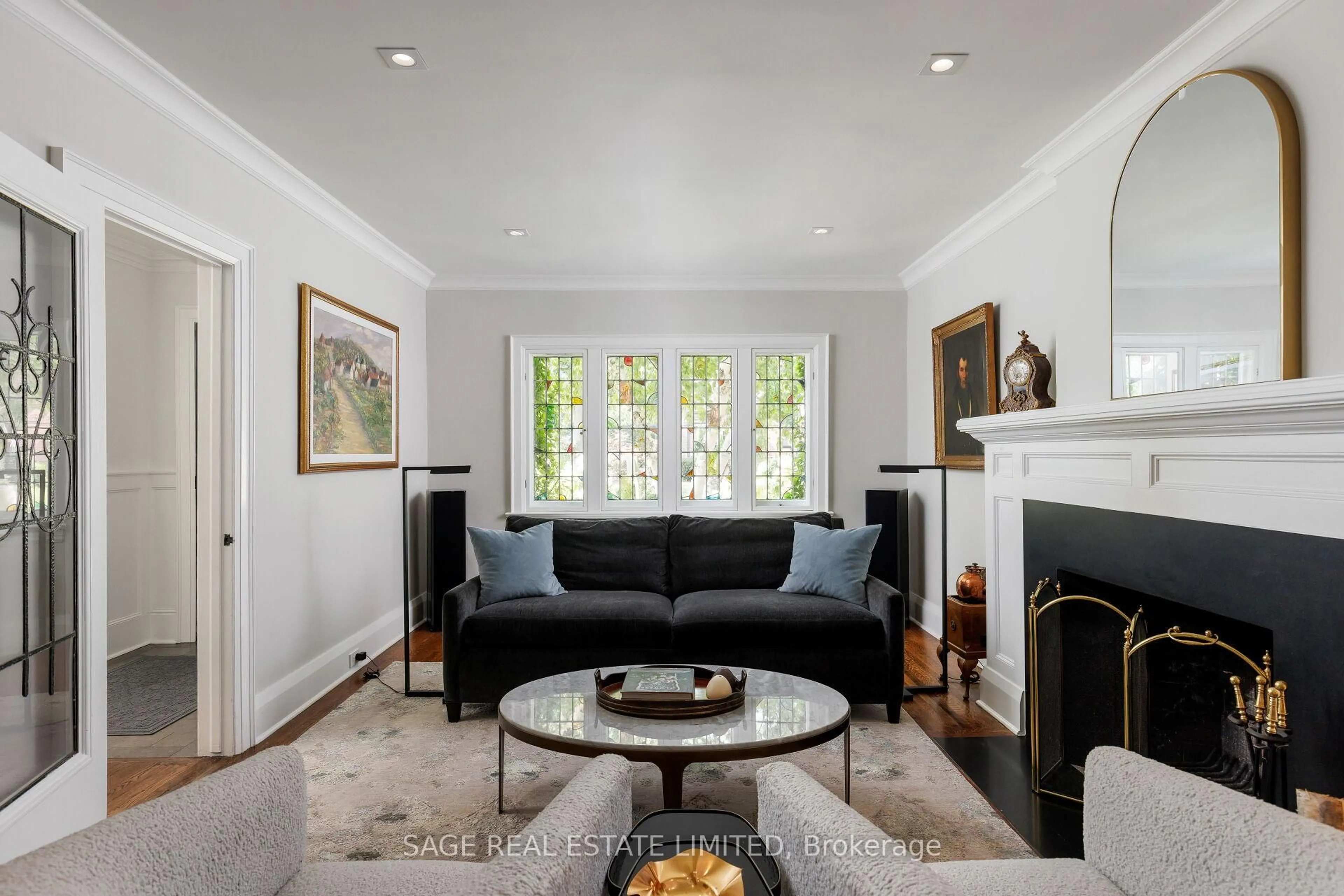 Living room with furniture, unknown for 35 Grenview Blvd, Toronto Ontario M8X 2J9