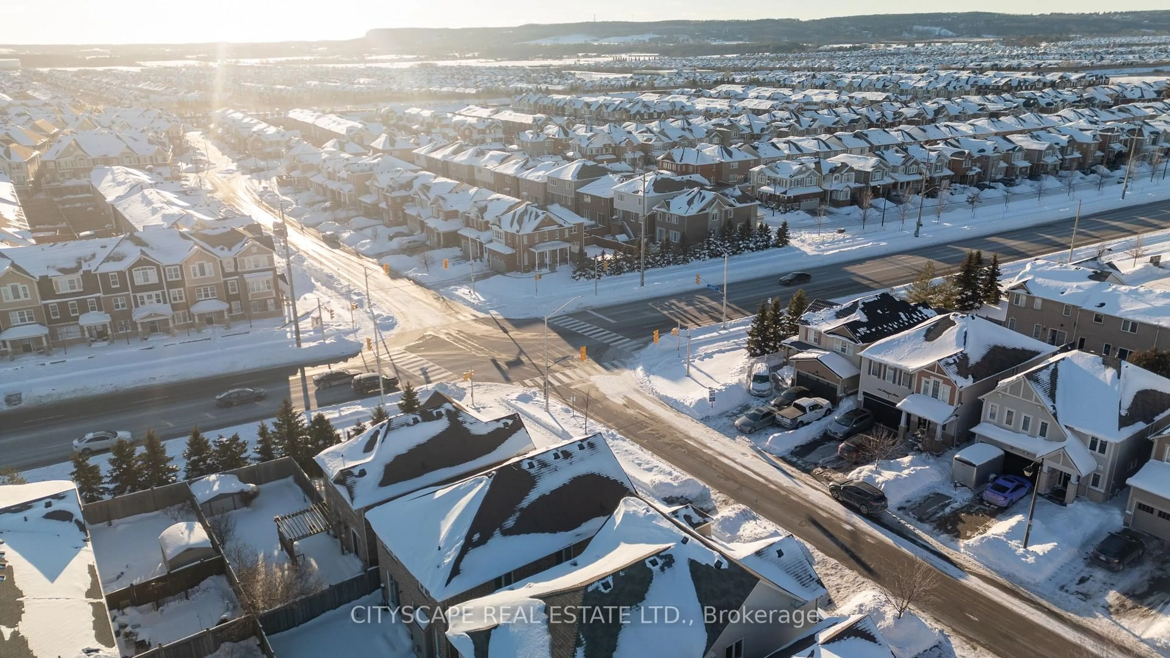 A pic from outside/outdoor area/front of a property/back of a property/a pic from drone, street for 150 Leiterman Dr, Milton Ontario L9T 8B5
