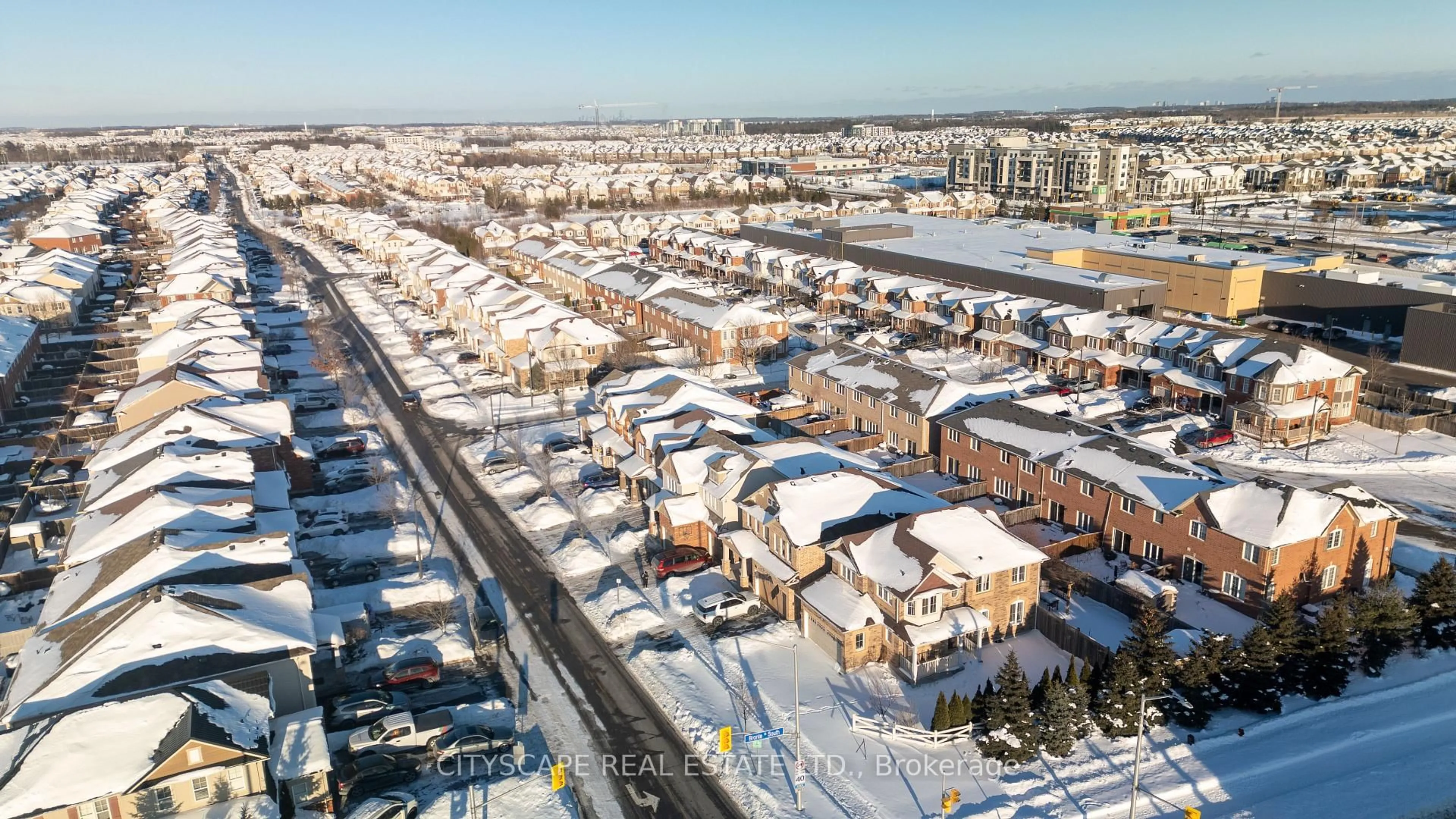 A pic from outside/outdoor area/front of a property/back of a property/a pic from drone, street for 150 Leiterman Dr, Milton Ontario L9T 8B5