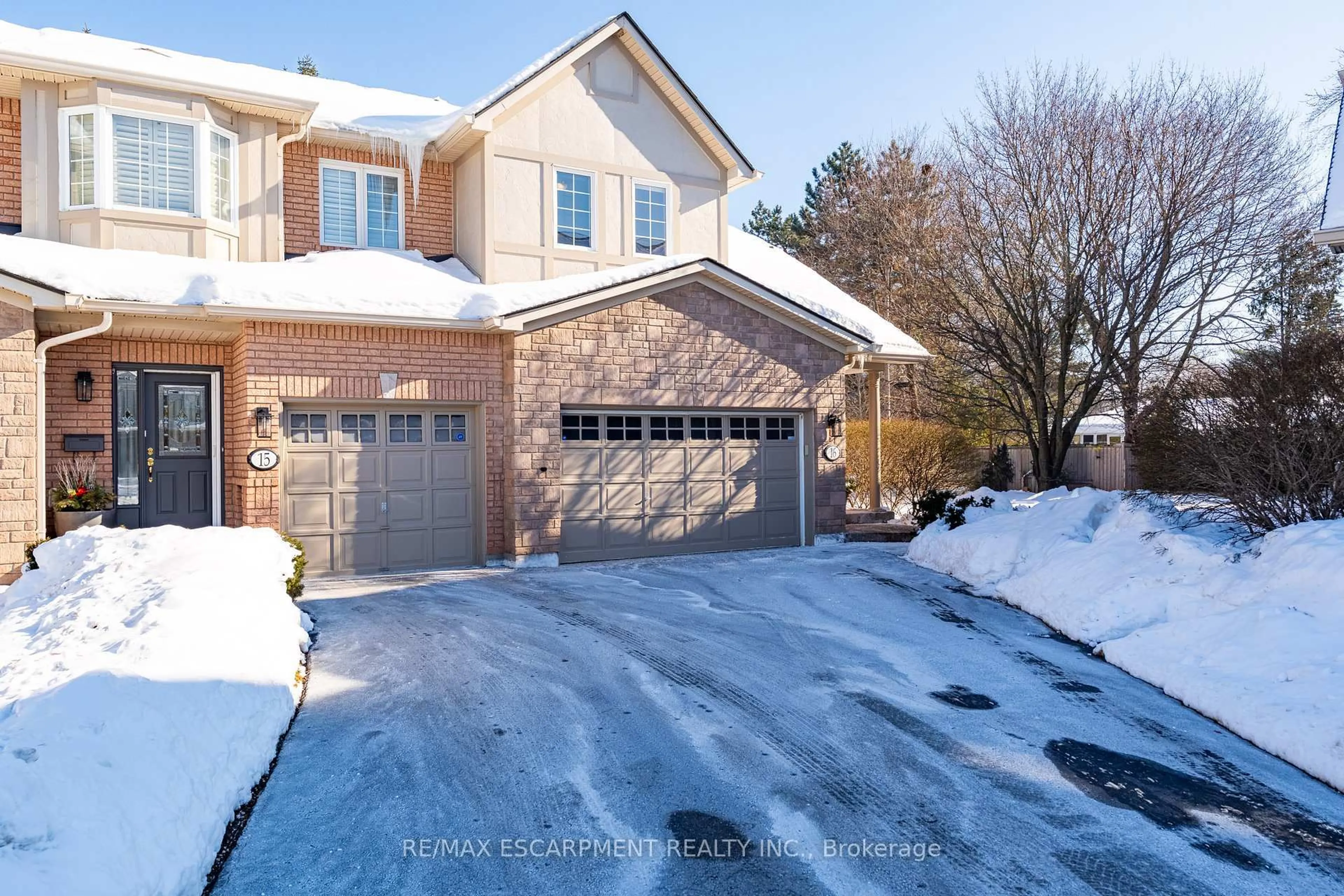 Home with brick exterior material, street for 1050 Grand Blvd #16, Oakville Ontario L6H 2S5