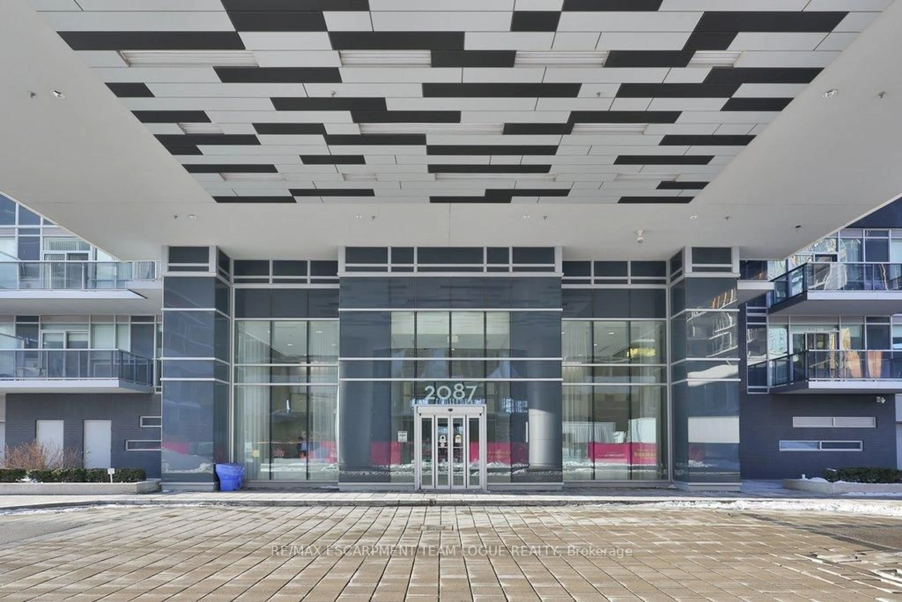 Lobby for 2087 FAIRVIEW St #1202, Burlington Ontario L7R 0E5