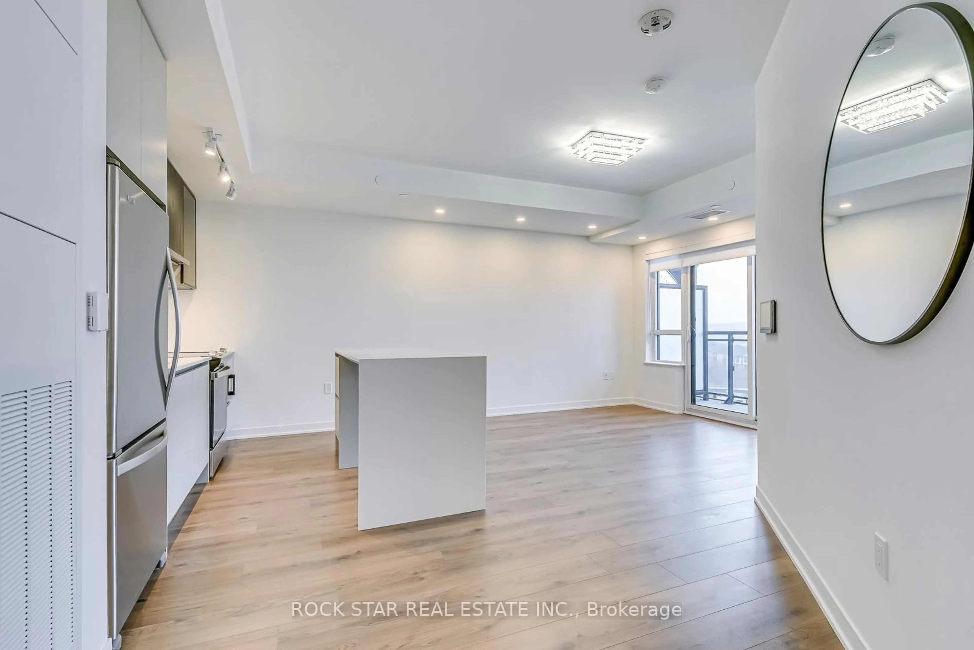 A pic of a room for 395 Dundas St #601, Oakville Ontario L6M 5R8