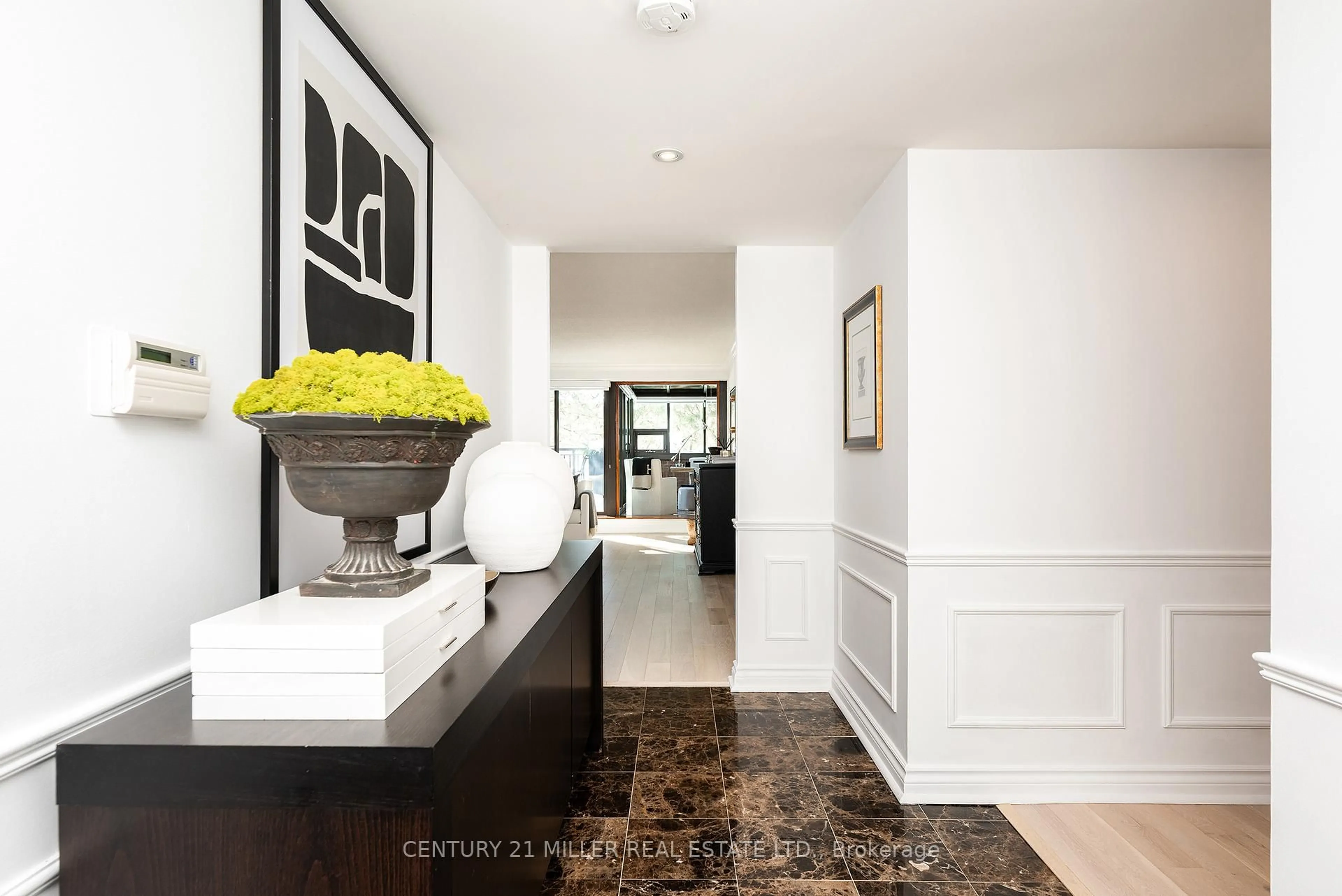 Indoor entryway for 100 Lakeshore Rd #201, Oakville Ontario L6J 6M9