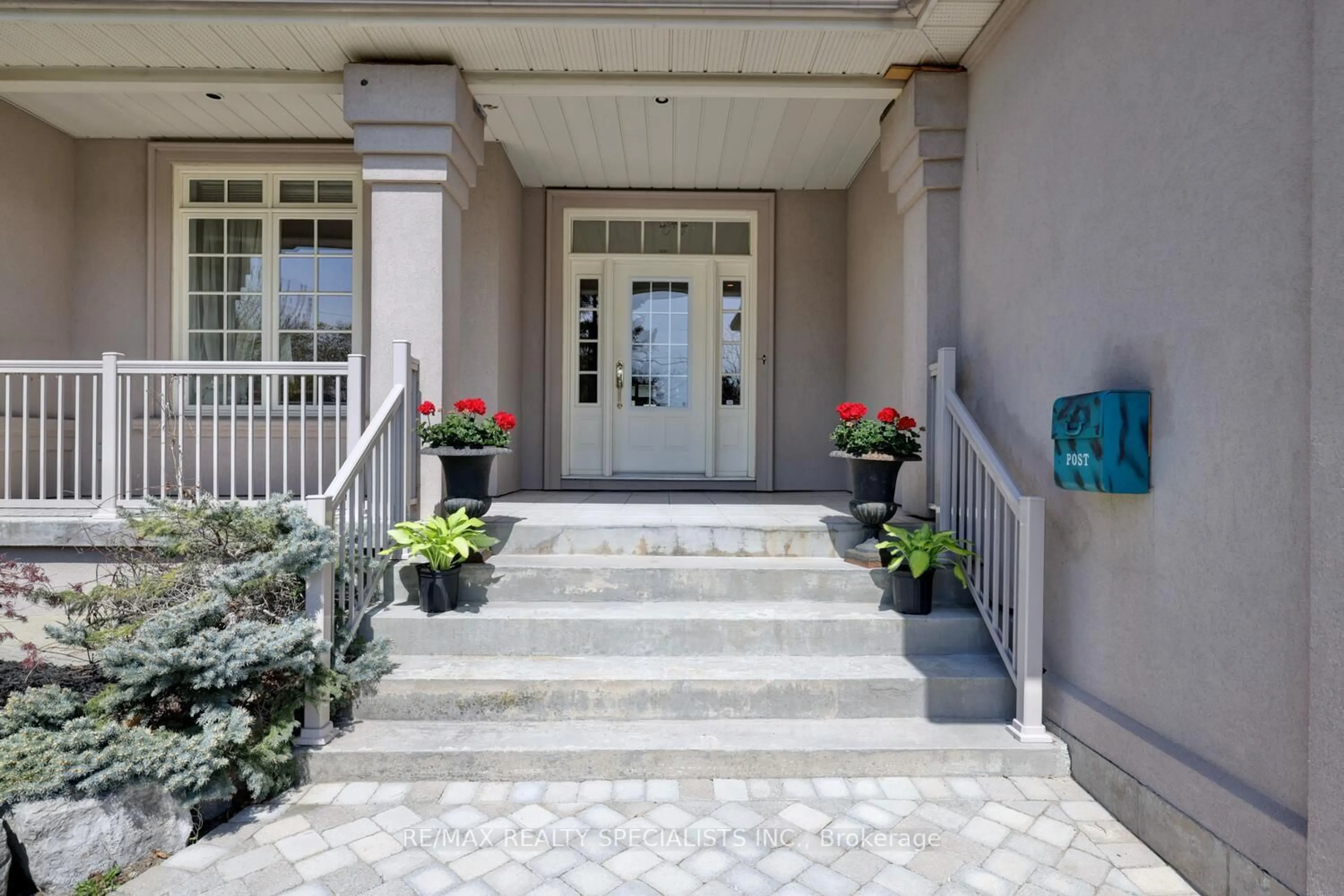 Indoor entryway for 2141 Fowler Lane, Mississauga Ontario L5K 1B9