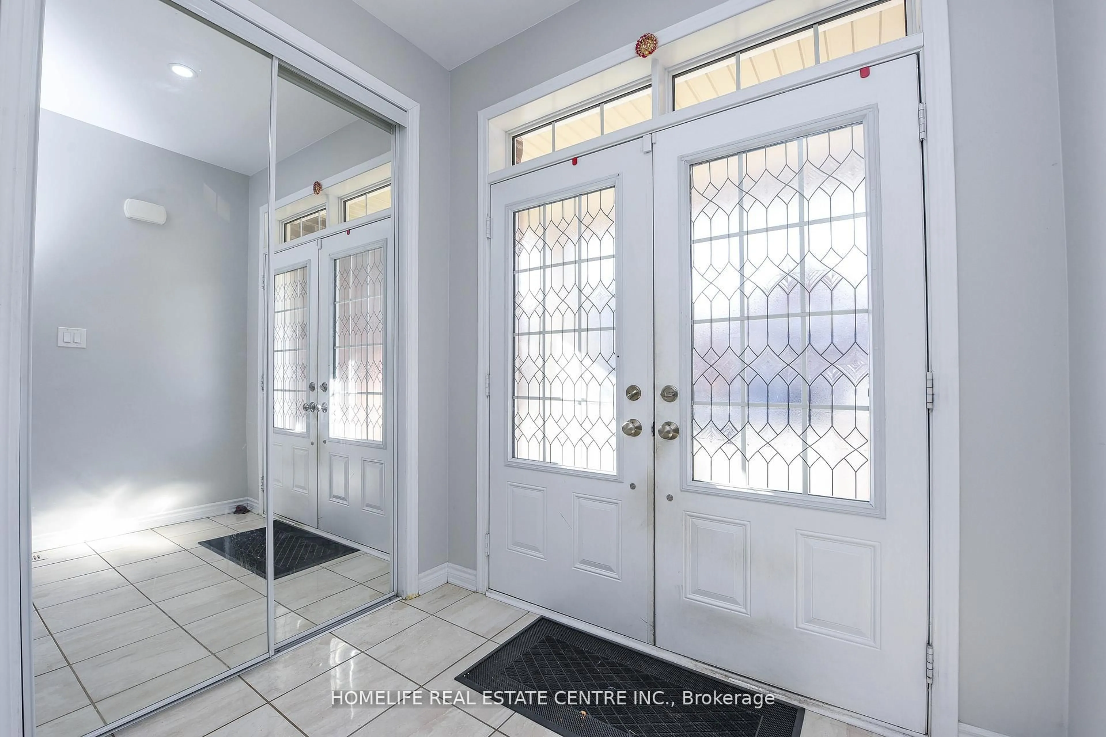 Indoor entryway for 13 Feeder St, Brampton Ontario L7A 4T7