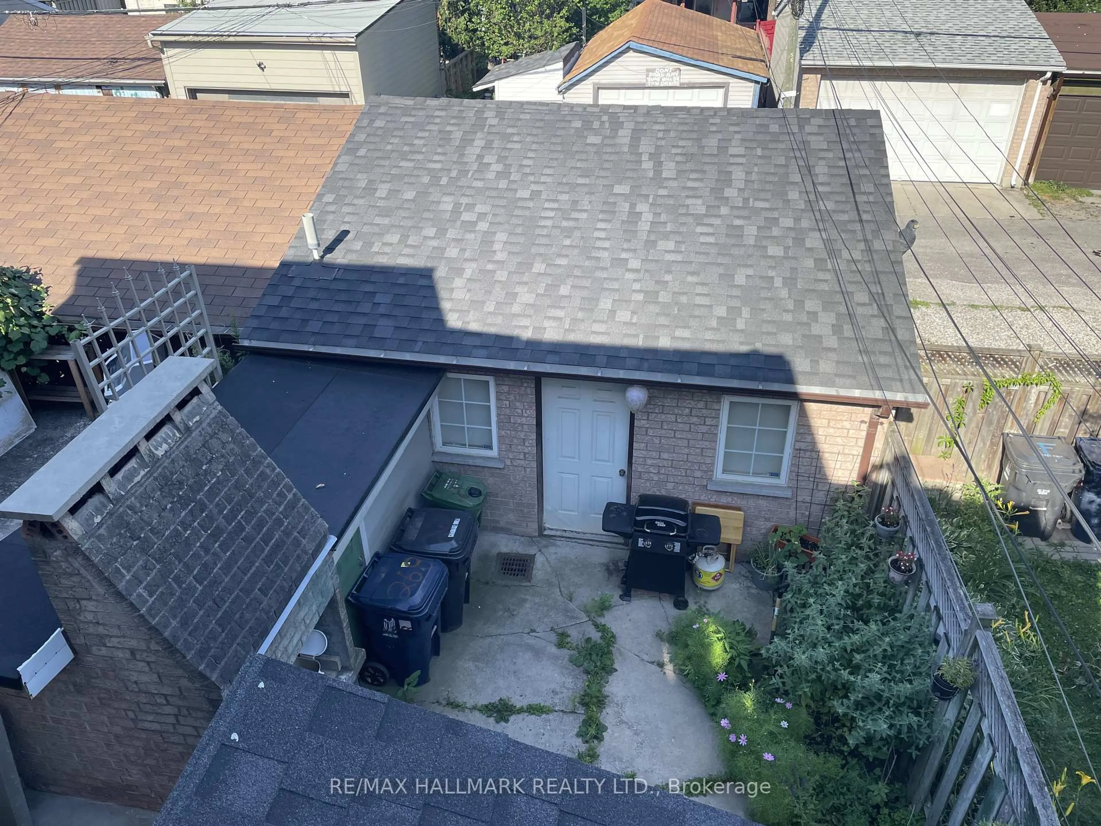 A pic from outside/outdoor area/front of a property/back of a property/a pic from drone, city buildings view from balcony for 268 Symington Ave, Toronto Ontario M6P 3W8