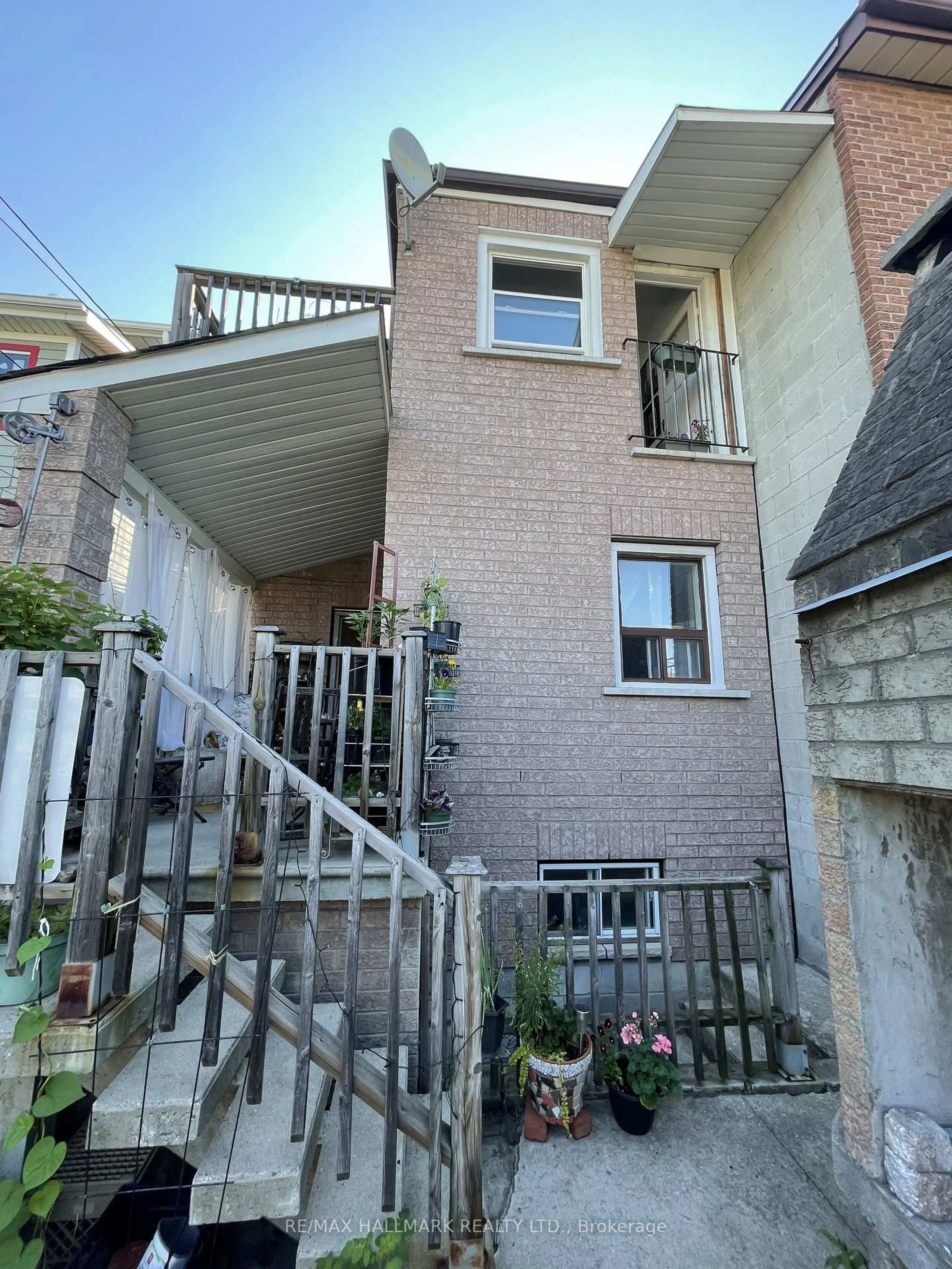 Balcony in the apartment, street for 268 Symington Ave, Toronto Ontario M6P 3W8