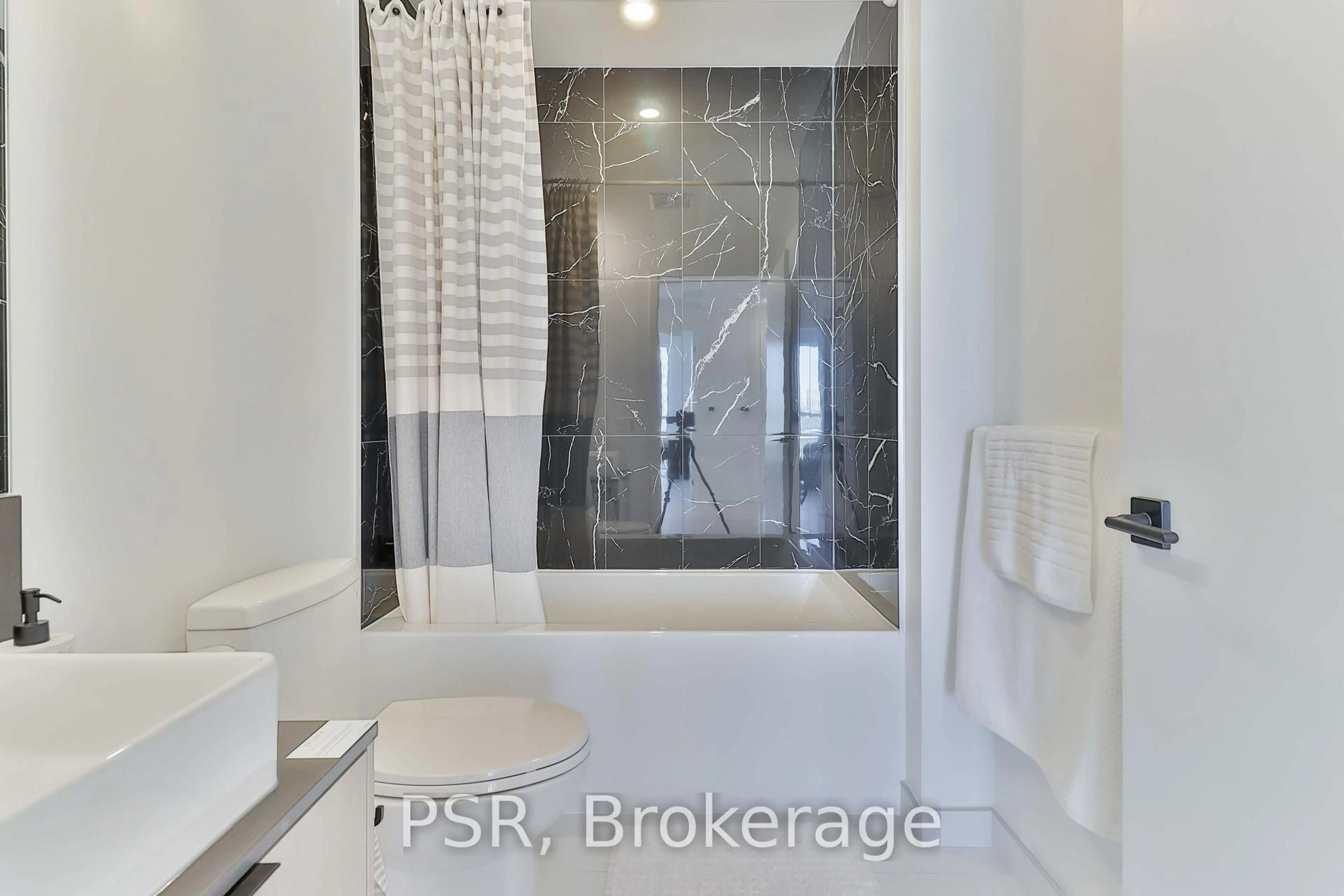 Contemporary bathroom, ceramic/tile floor for 1285 Dupont St #1510, Toronto Ontario M6H 0E3