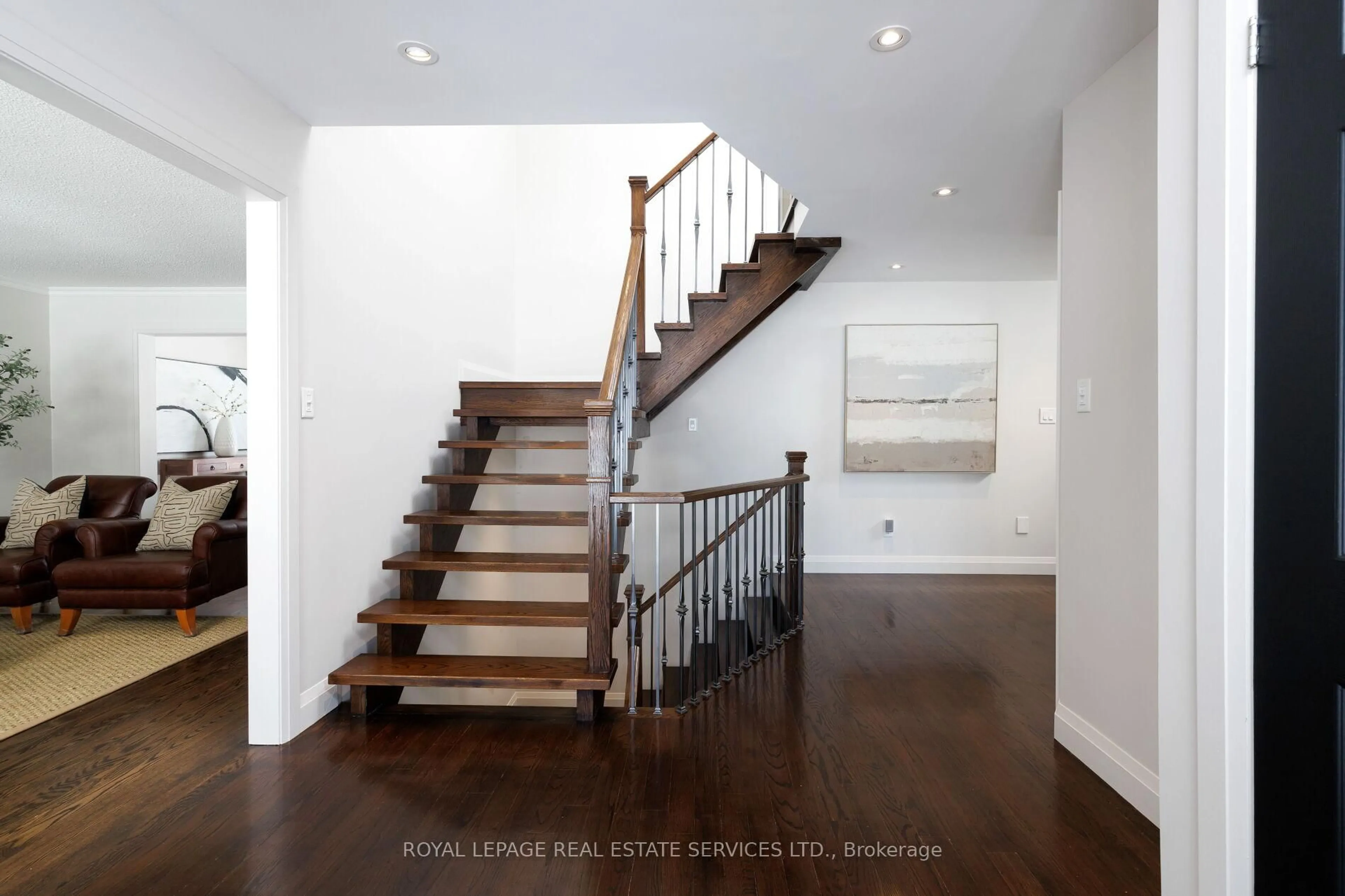 Unknown for 221 Richmond Rd Rd, Oakville Ontario L6H 1L8