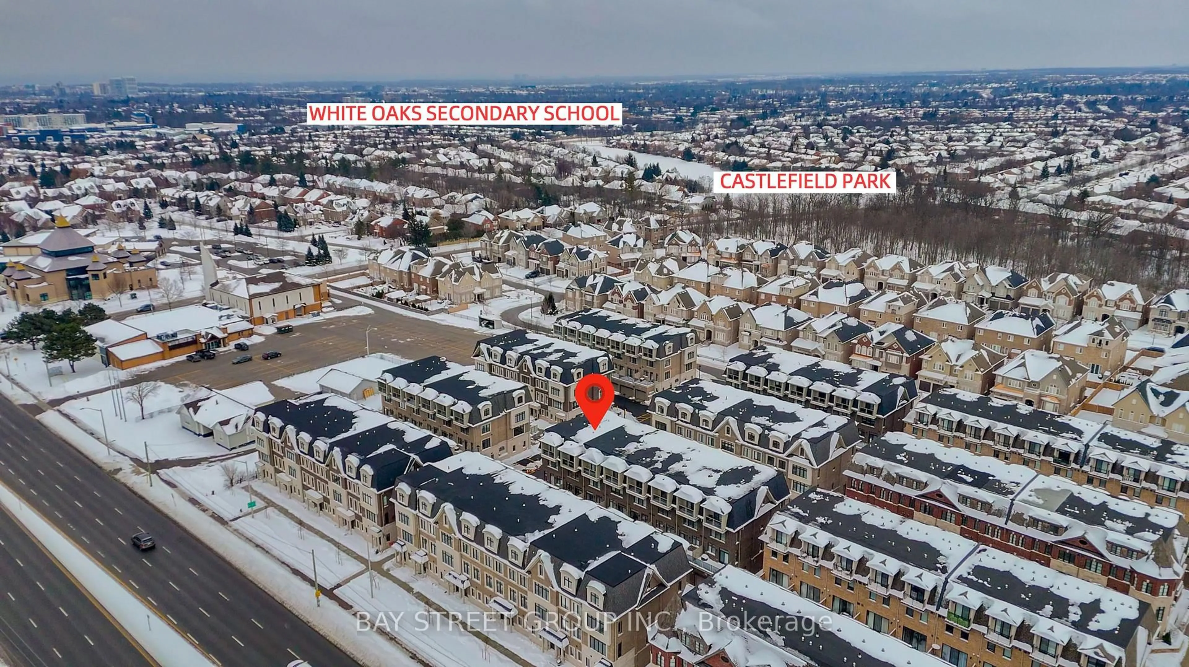 A pic from outside/outdoor area/front of a property/back of a property/a pic from drone, city buildings view from balcony for 280 Melody Common #34, Oakville Ontario L6H 7H2