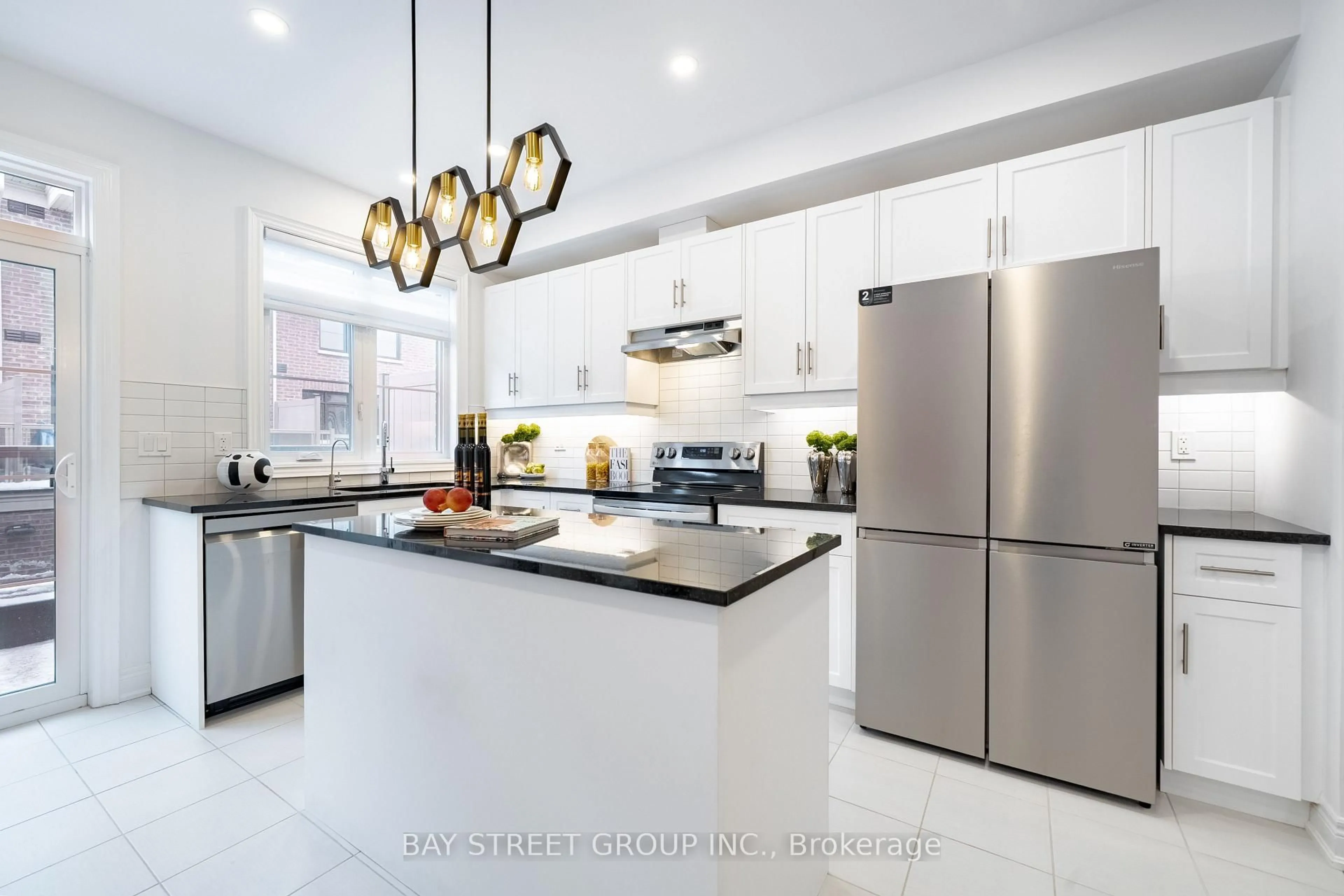 Contemporary kitchen, ceramic/tile floor for 280 Melody Common #34, Oakville Ontario L6H 7H2