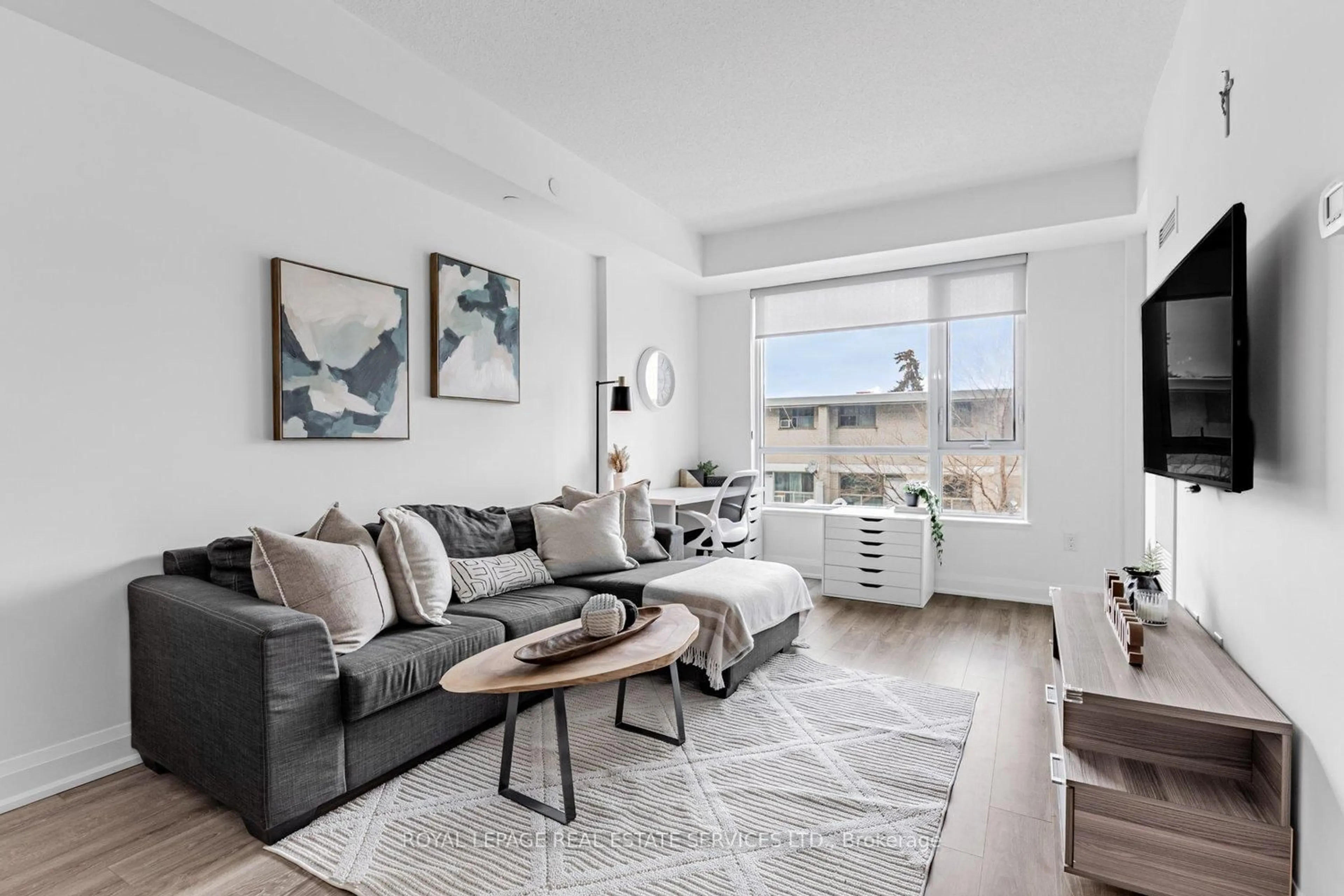 Living room with furniture, unknown for 2800 Keele St #302, Toronto Ontario M3M 2G4