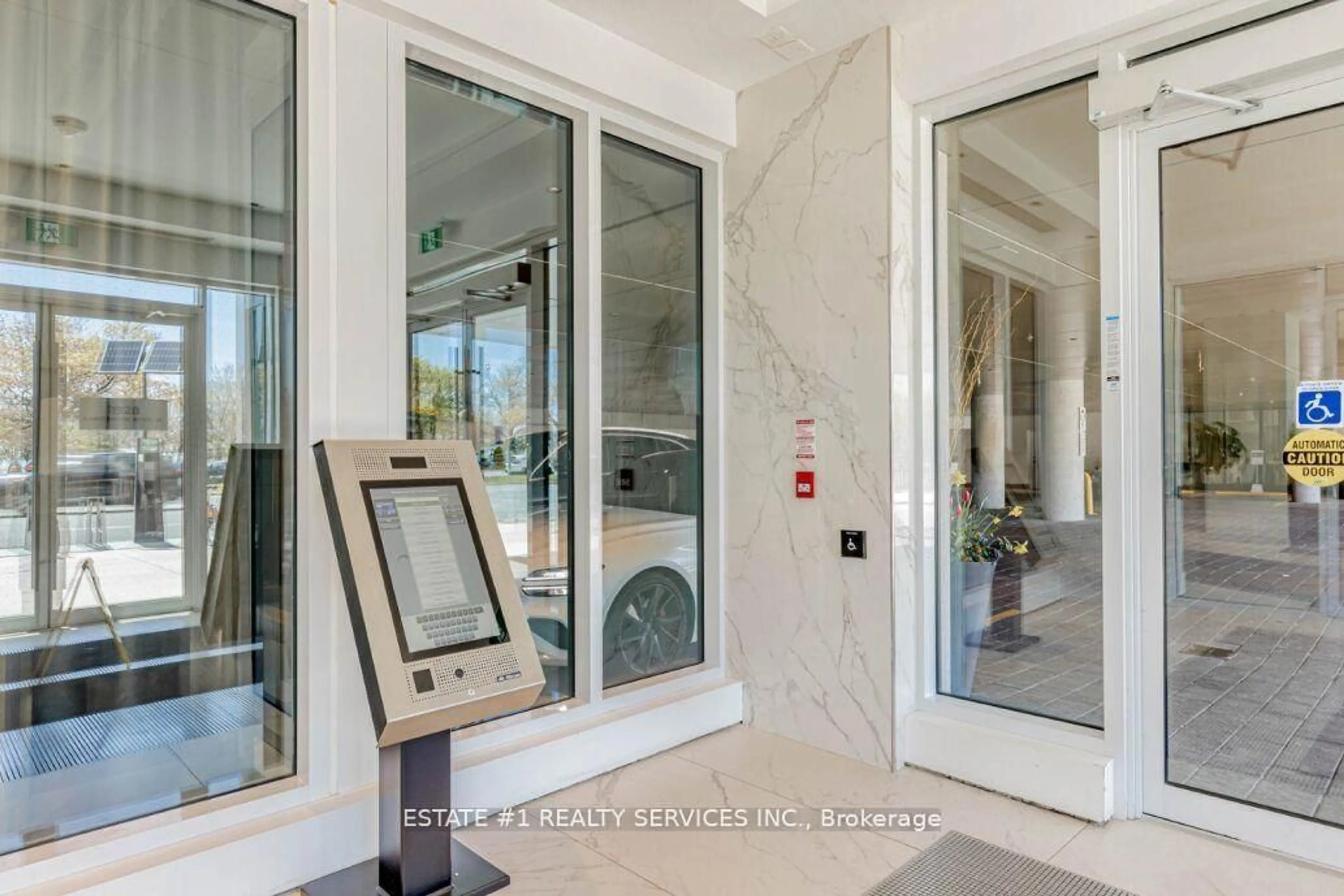 Indoor foyer for 1928 Lakeshore Blvd #2216, Toronto Ontario M6S 1A1