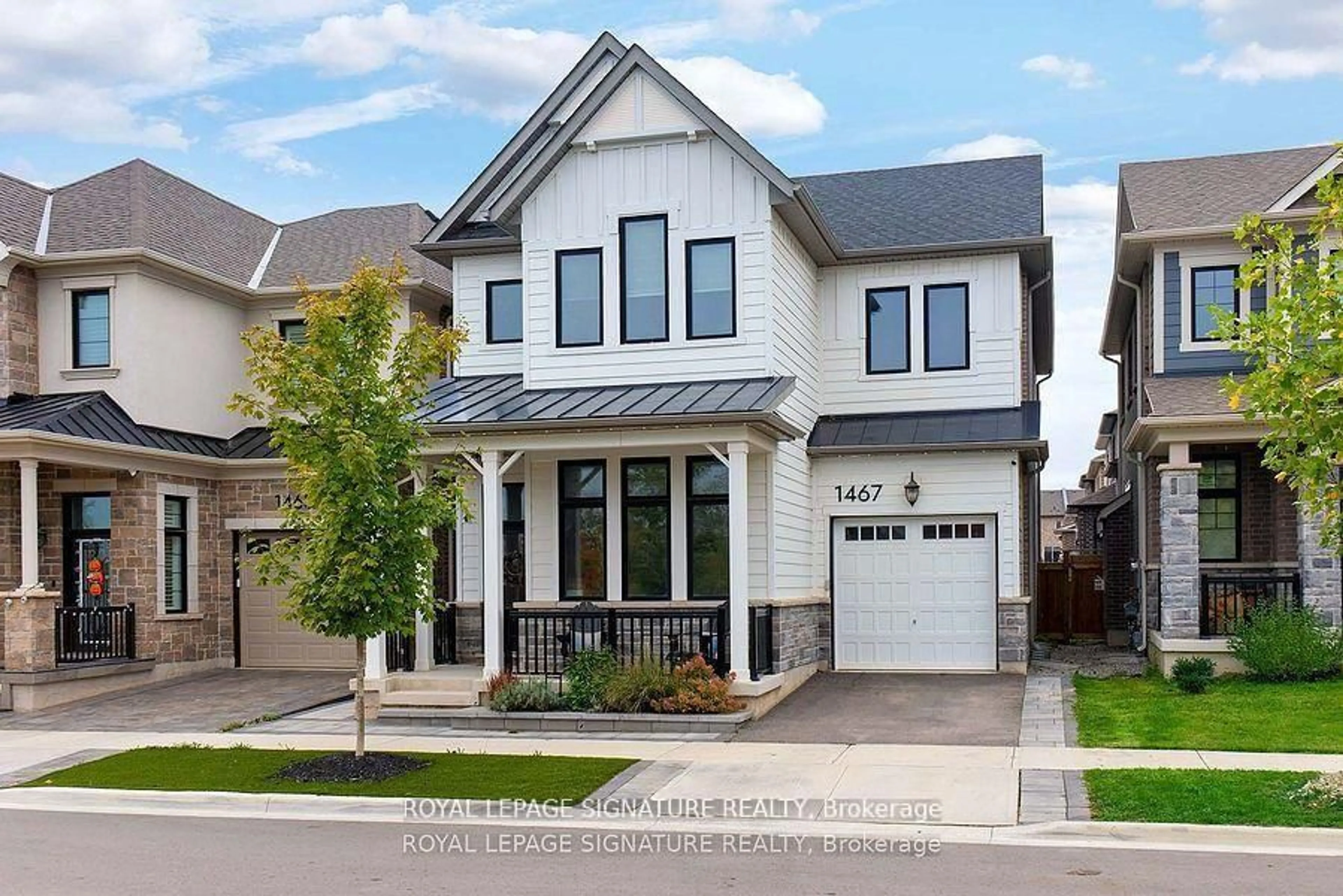 Home with brick exterior material, street for 1467 Lakeport Cres, Oakville Ontario L6H 3S1