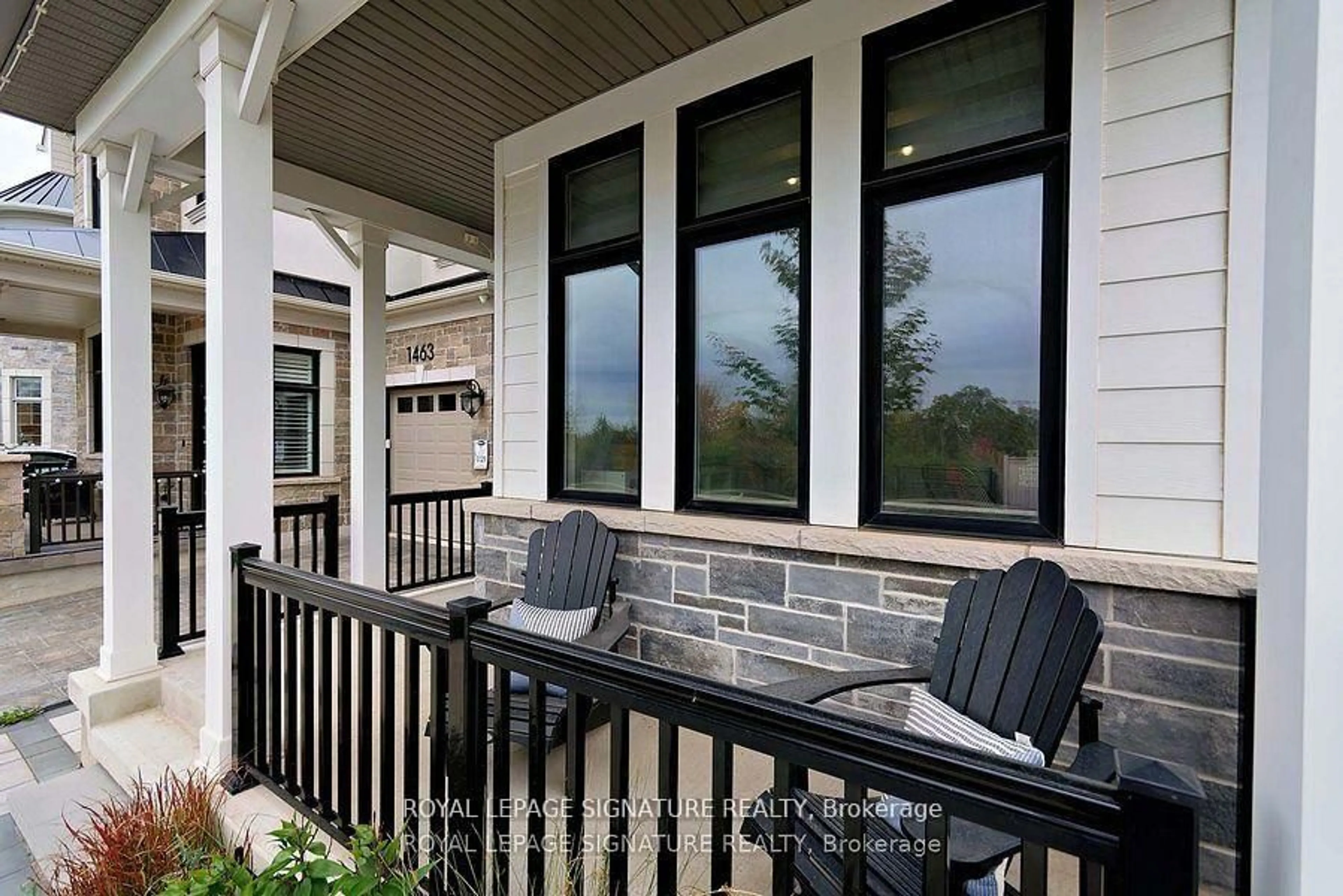 Patio, mountain view for 1467 Lakeport Cres, Oakville Ontario L6H 3S1