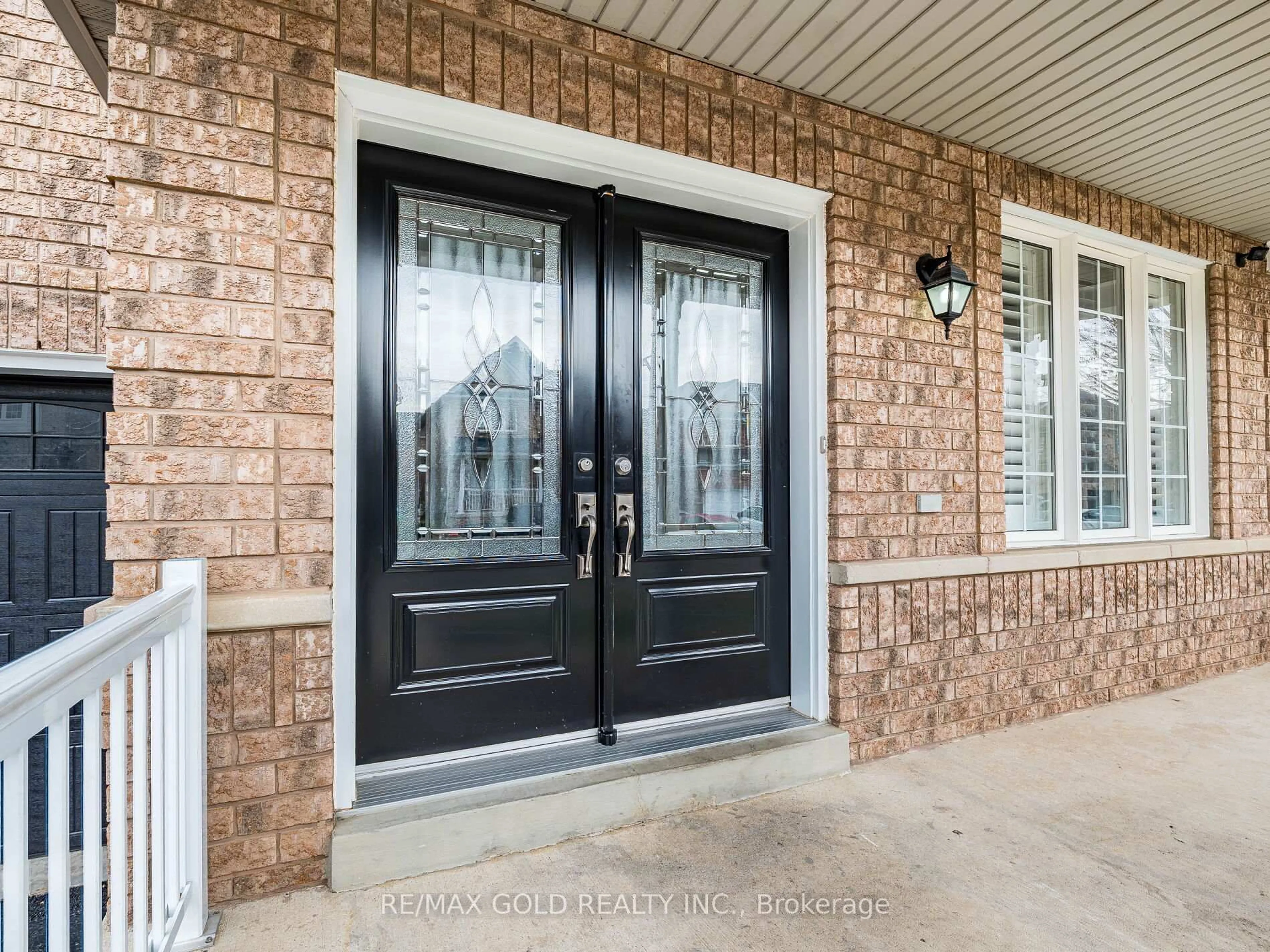 Indoor entryway for 66 Hiberton Cres, Brampton Ontario L7A 3C9