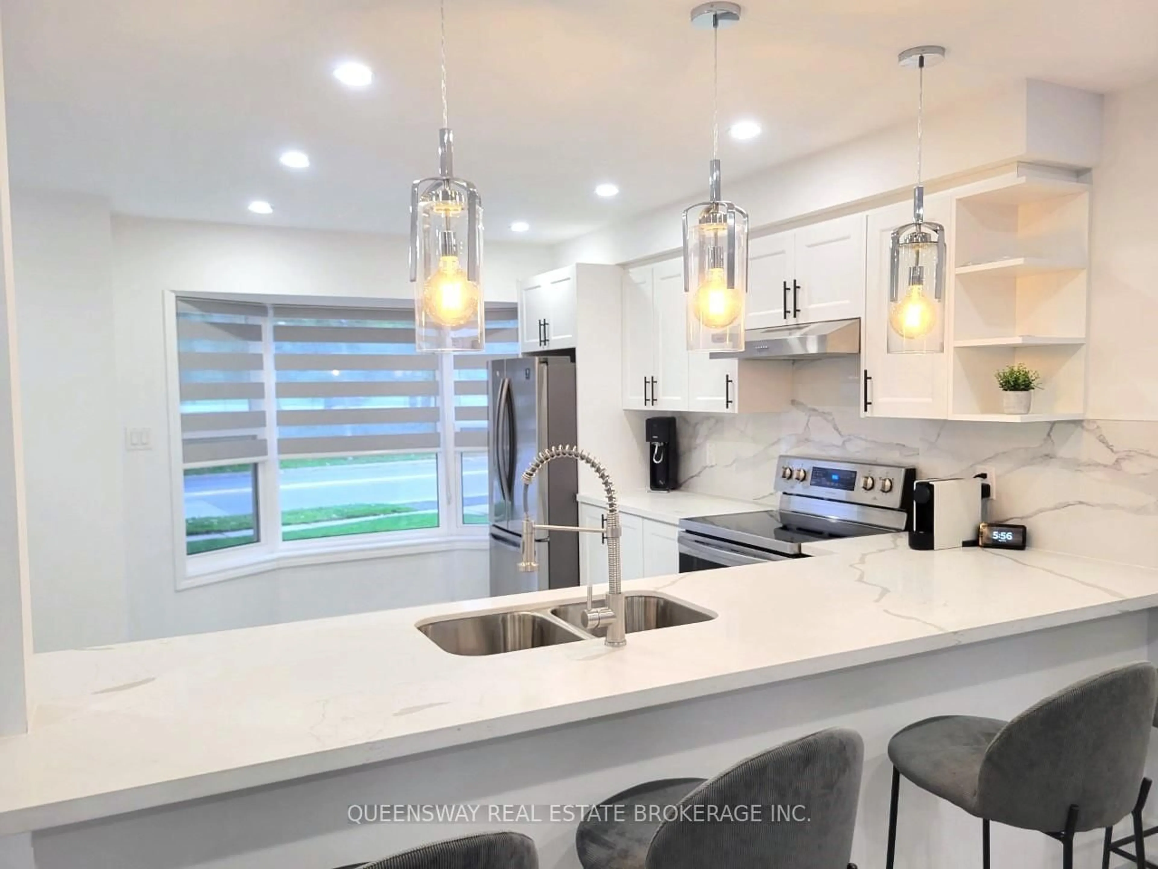 Contemporary kitchen, ceramic/tile floor for 4196 Longmoor Dr #1, Burlington Ontario L7L 5E3