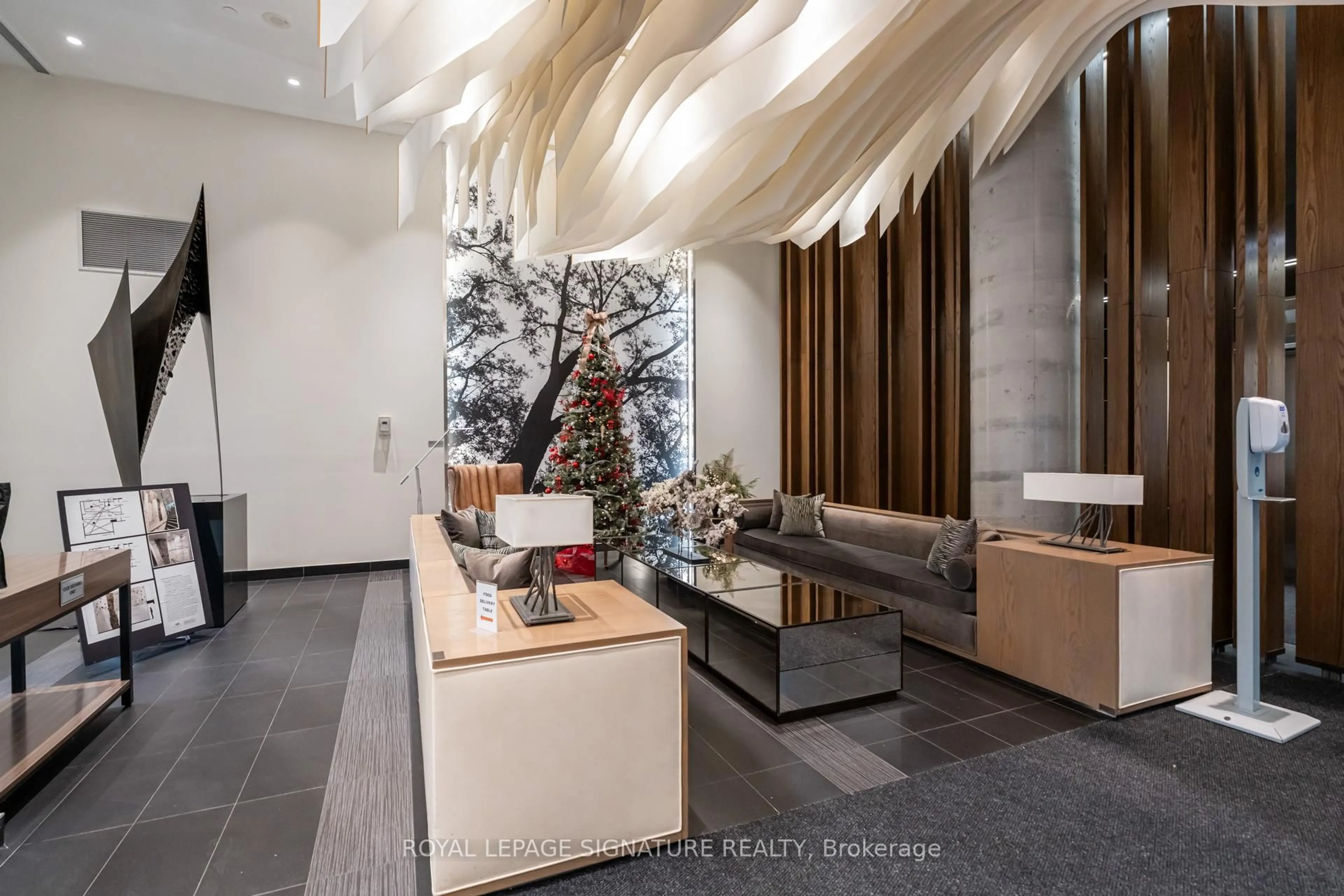 Unknown for 1830 Bloor St #836, Toronto Ontario M6P 0A2