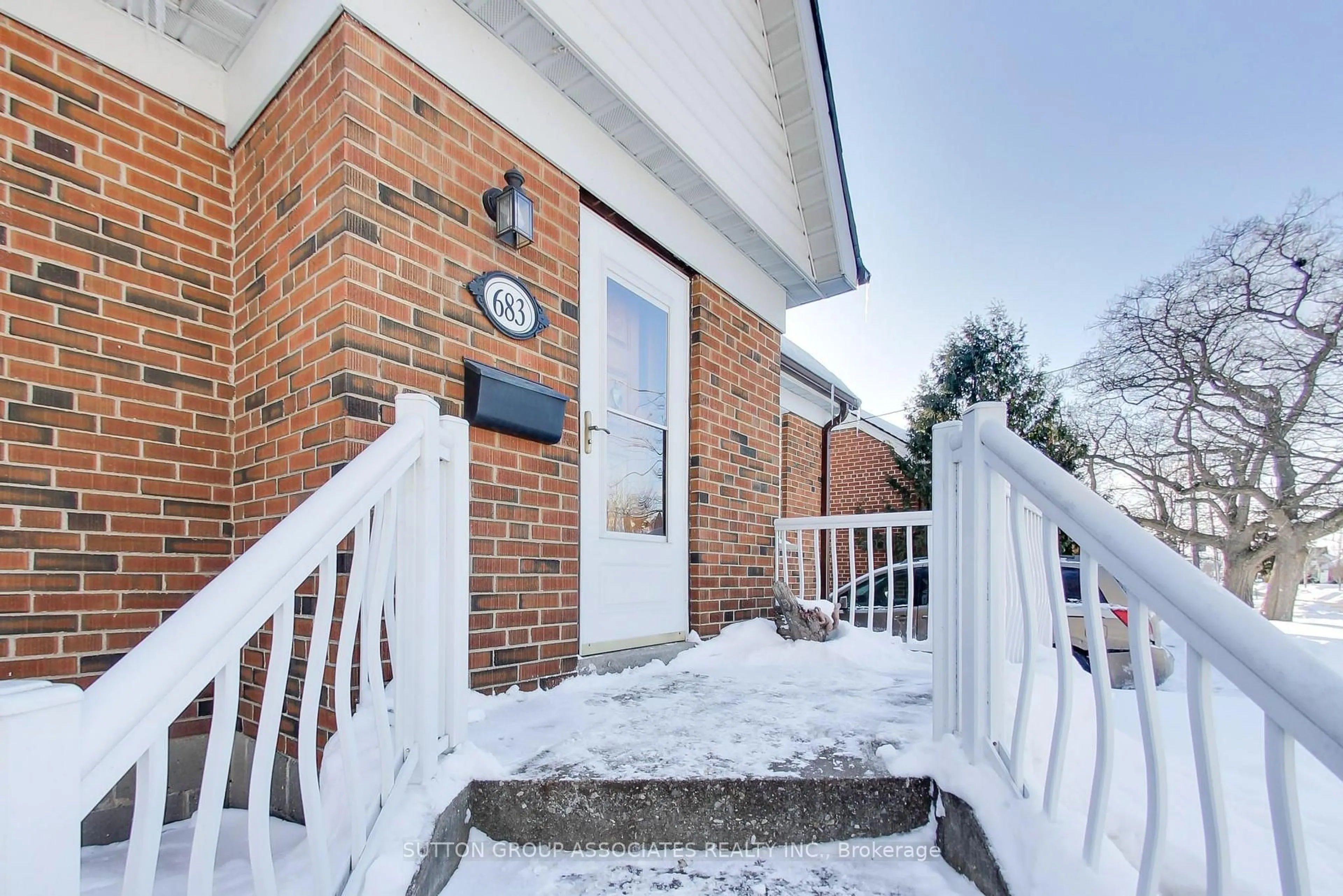 Unknown for 683 Glengrove Ave, Toronto Ontario M6B 2J2