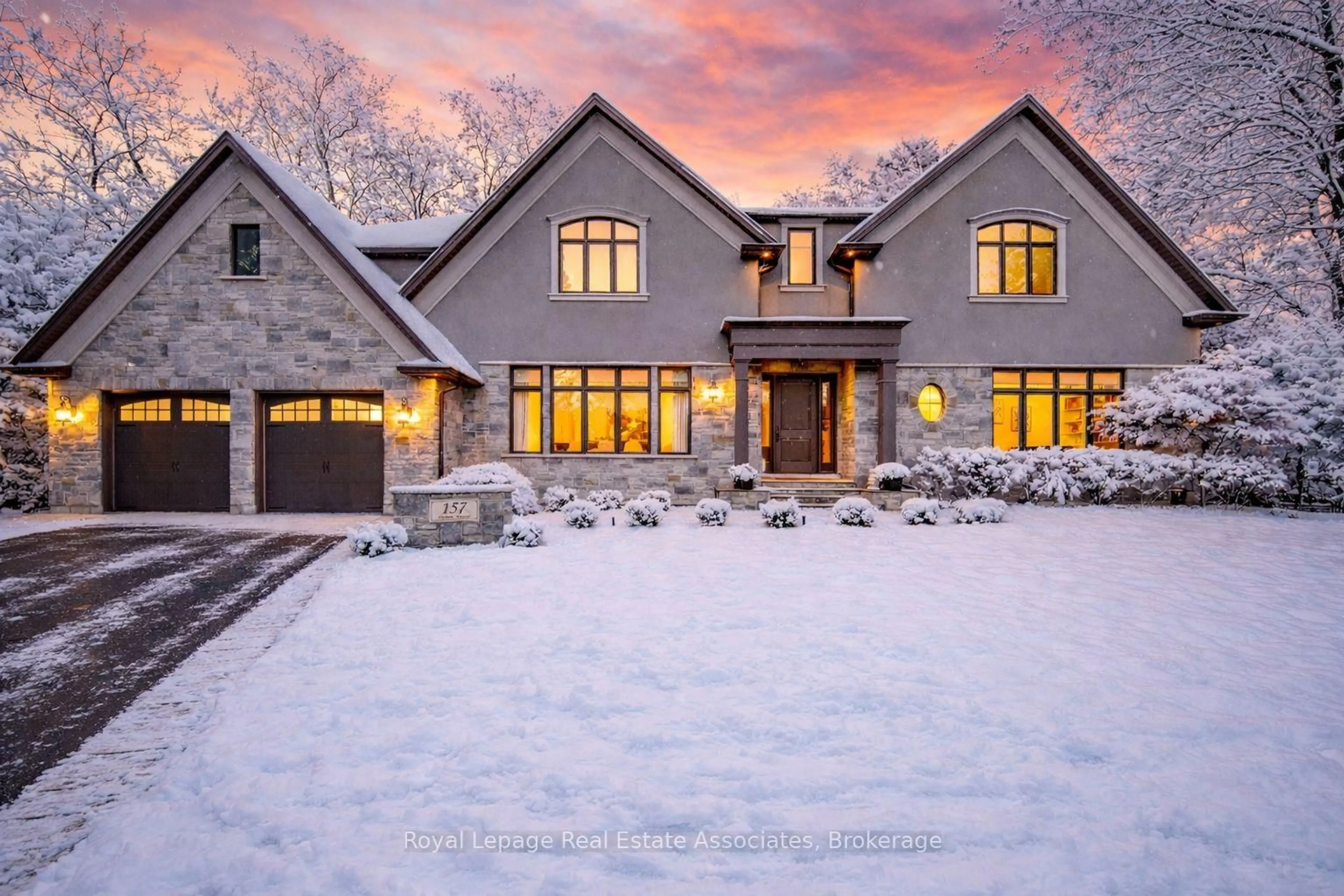 Home with brick exterior material, street for 157 Dianne Ave, Oakville Ontario L6J 4G8