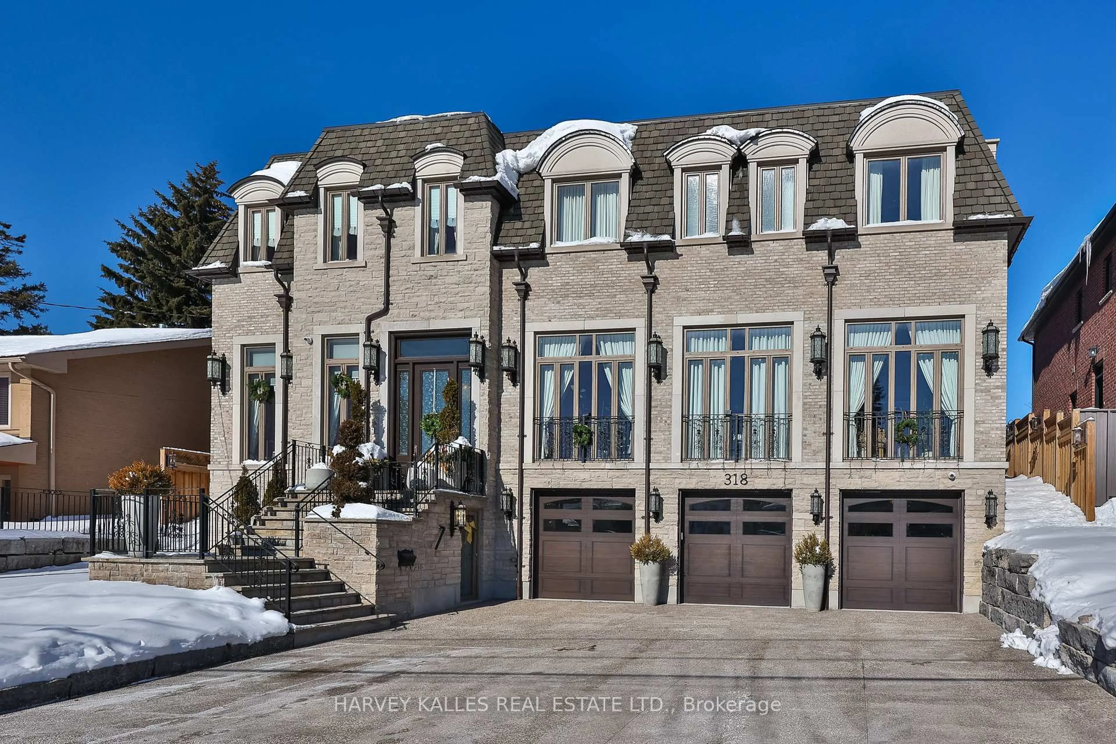 Unknown for 318 MAPLE LEAF Dr, Toronto Ontario M6L 1P6