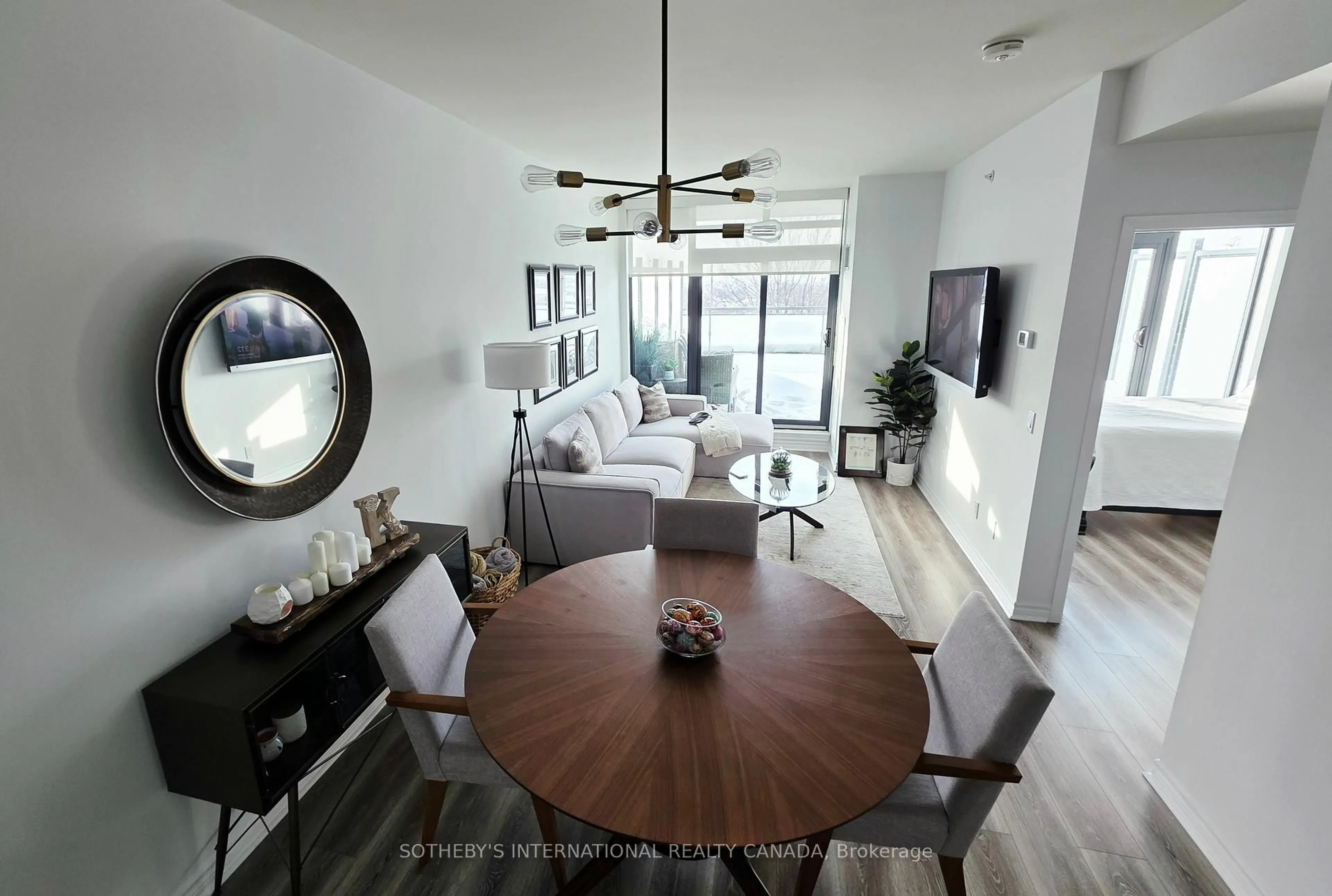 Unknown for 2522 Keele St #206, Toronto Ontario M6L 2N8