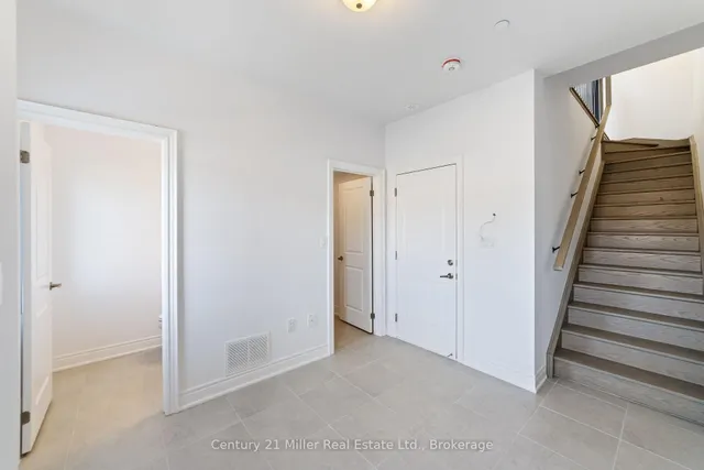 2150 Trafalgar Rd #56, Oakville 3