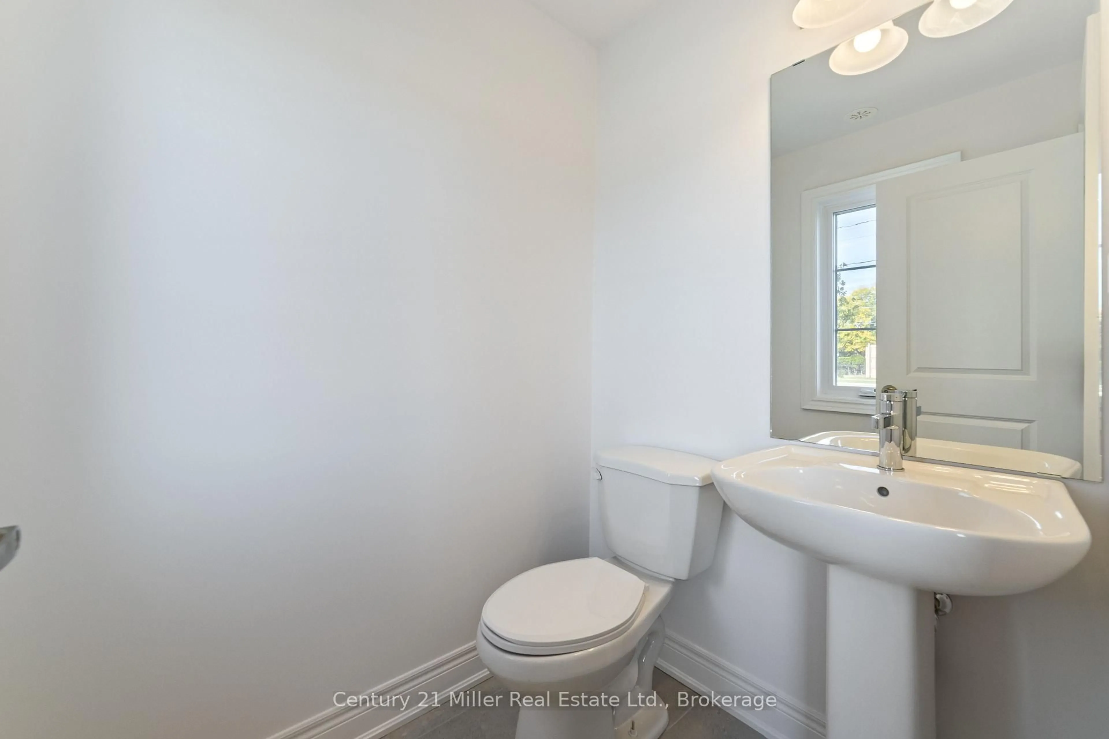 Standard bathroom, unknown for 2150 Trafalgar Rd #56, Oakville Ontario L6H 8A5