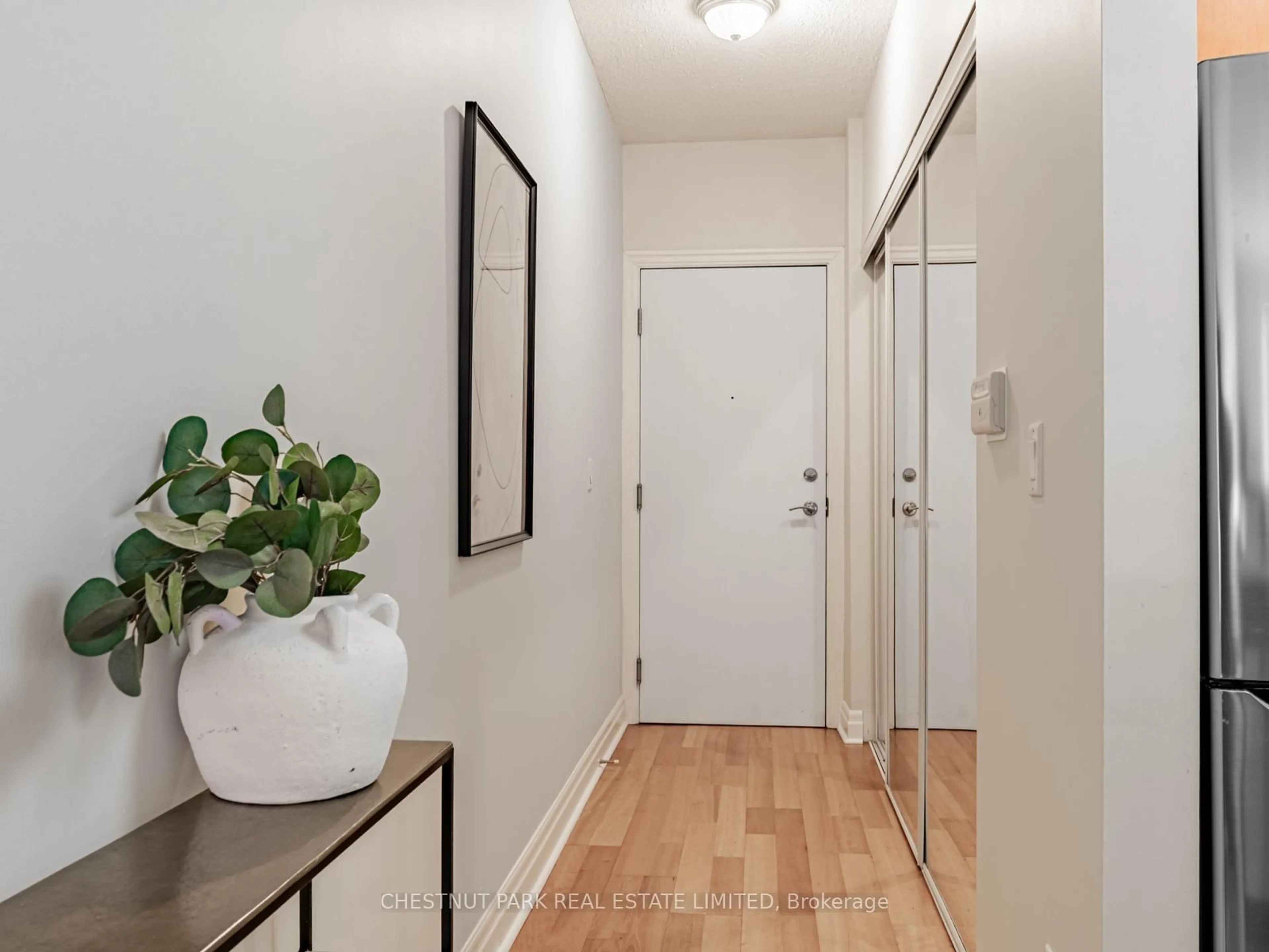 Indoor entryway for 2119 Lake Shore Blvd #501, Toronto Ontario M8V 4E8