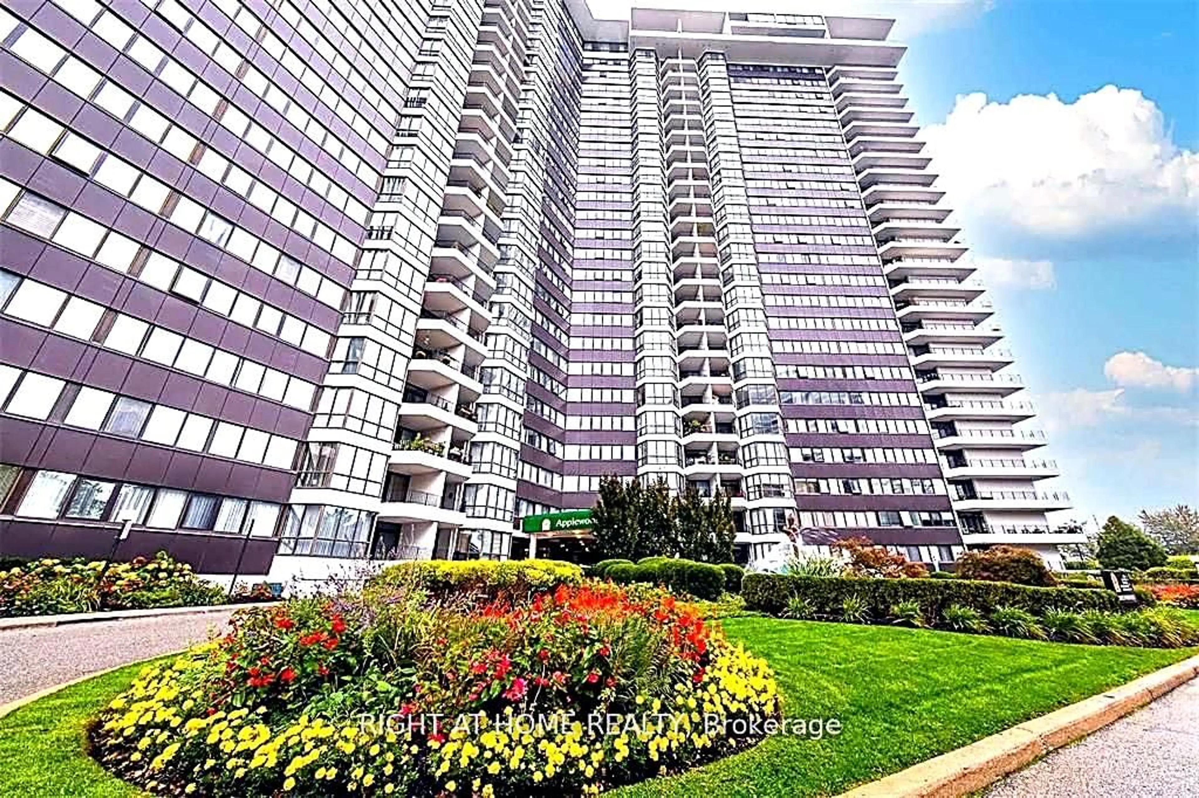 Unknown for 1333 Bloor St #1018, Mississauga Ontario L4Y 3T6