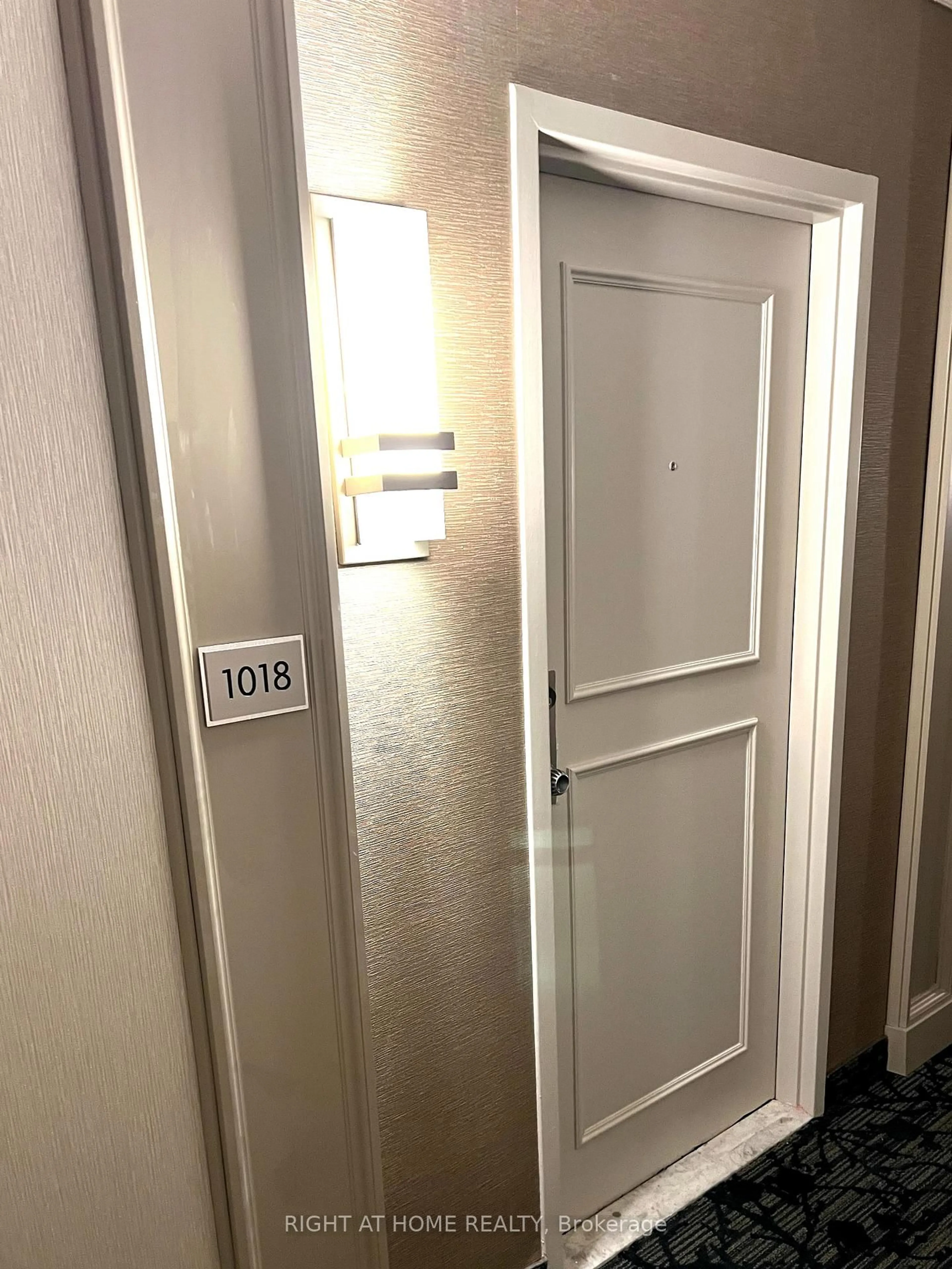 Unknown for 1333 Bloor St #1018, Mississauga Ontario L4Y 3T6