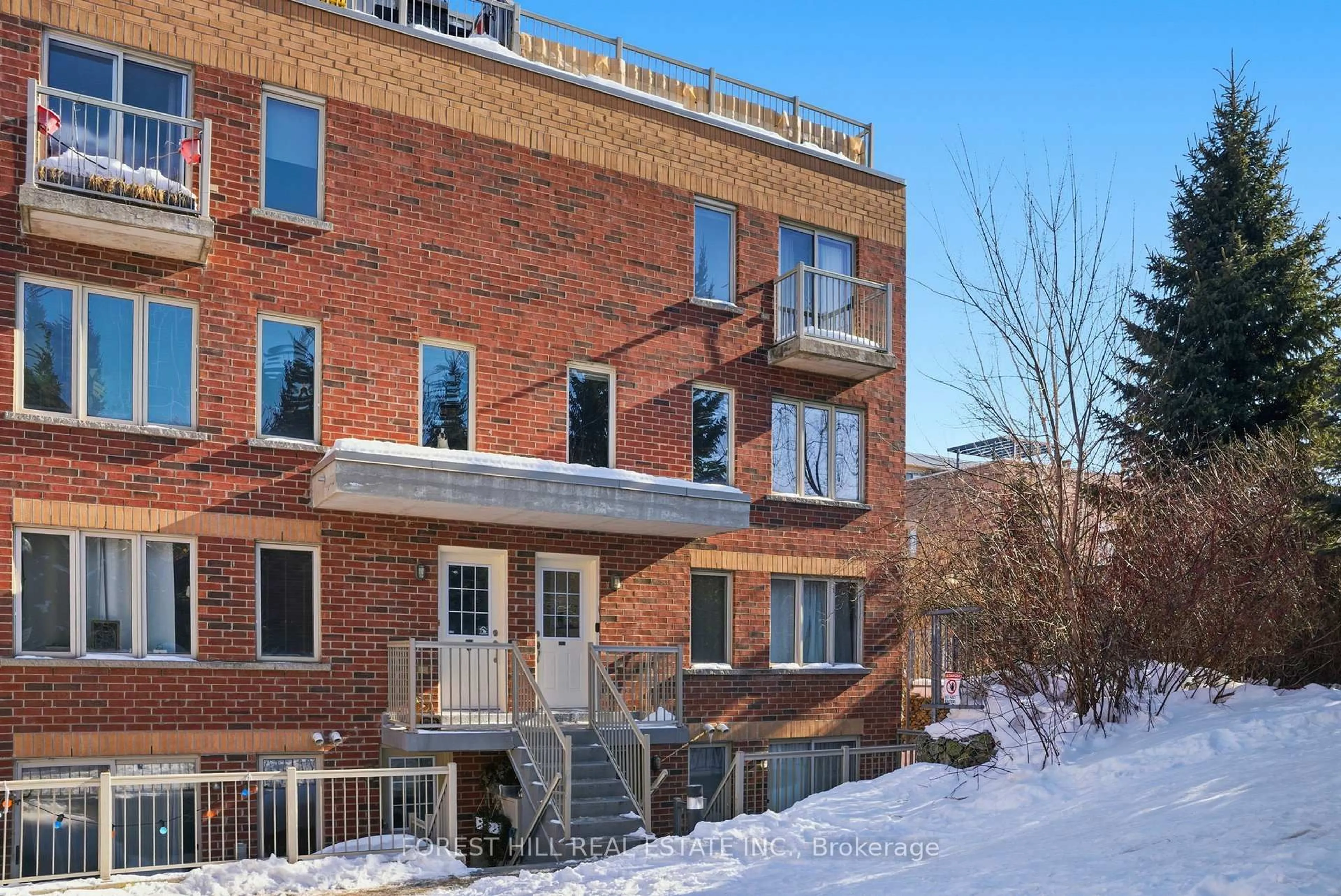 Home with brick exterior material, building for 20 Elsie Lane #220, Toronto Ontario M6P 3N9