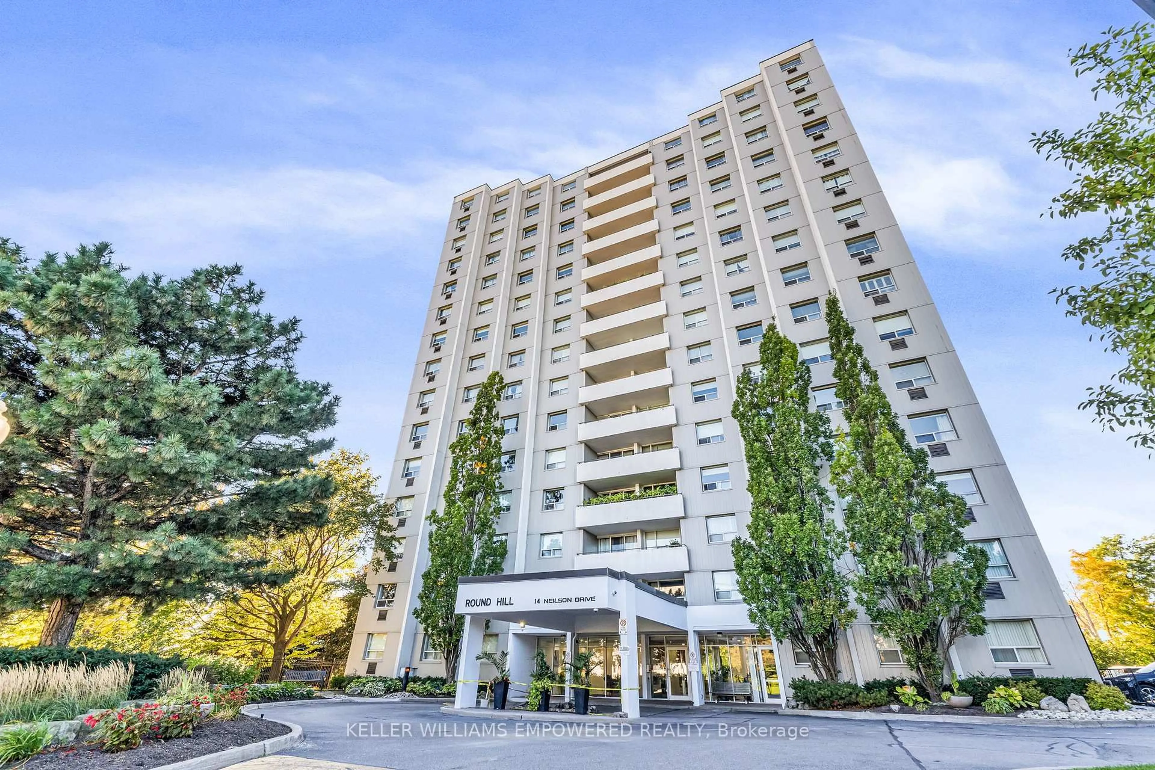 Indoor foyer for 14 Neilson Dr #702, Toronto Ontario M9C 1V6