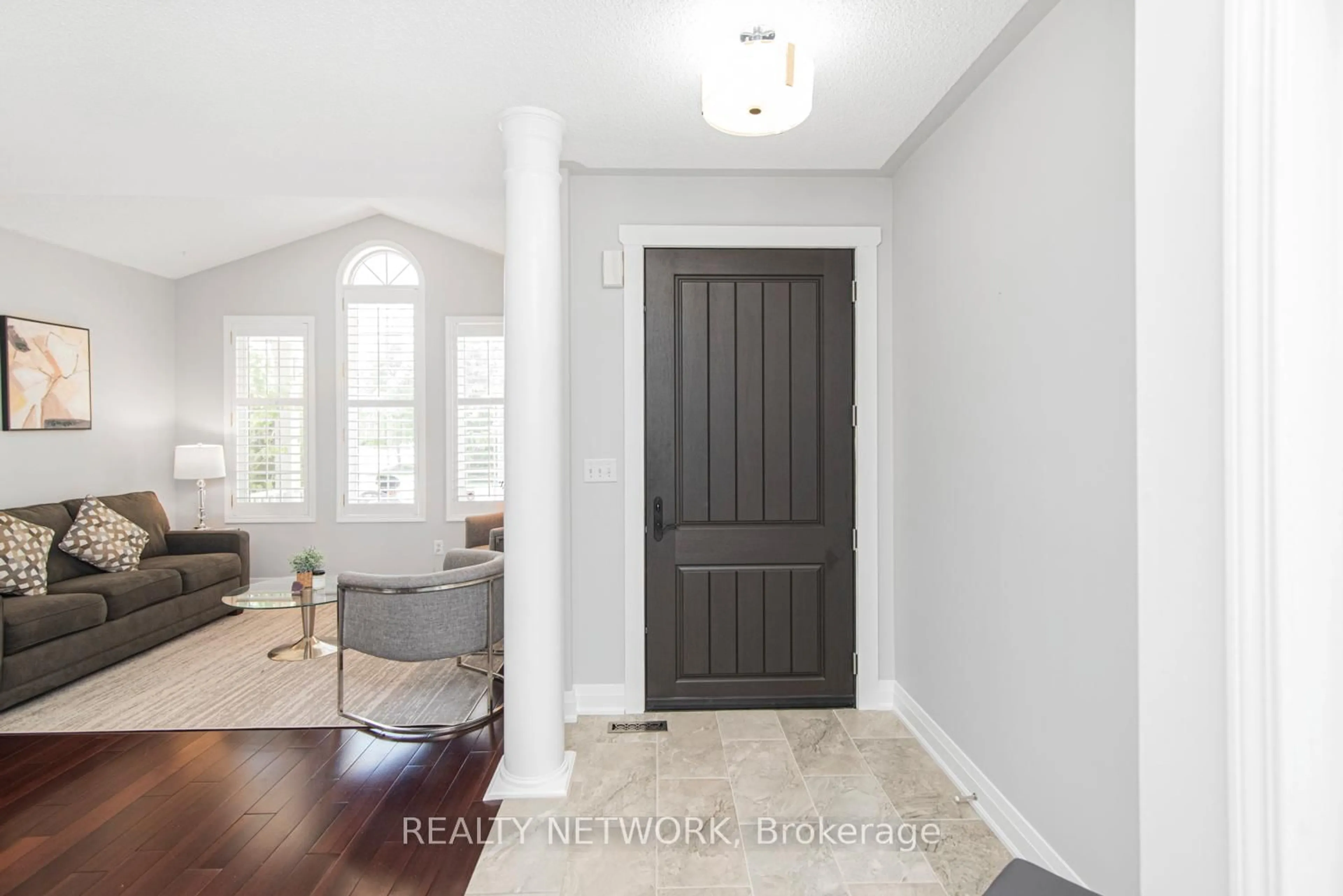 Indoor entryway for 941 Huffman Cres, Milton Ontario L9T 6M7