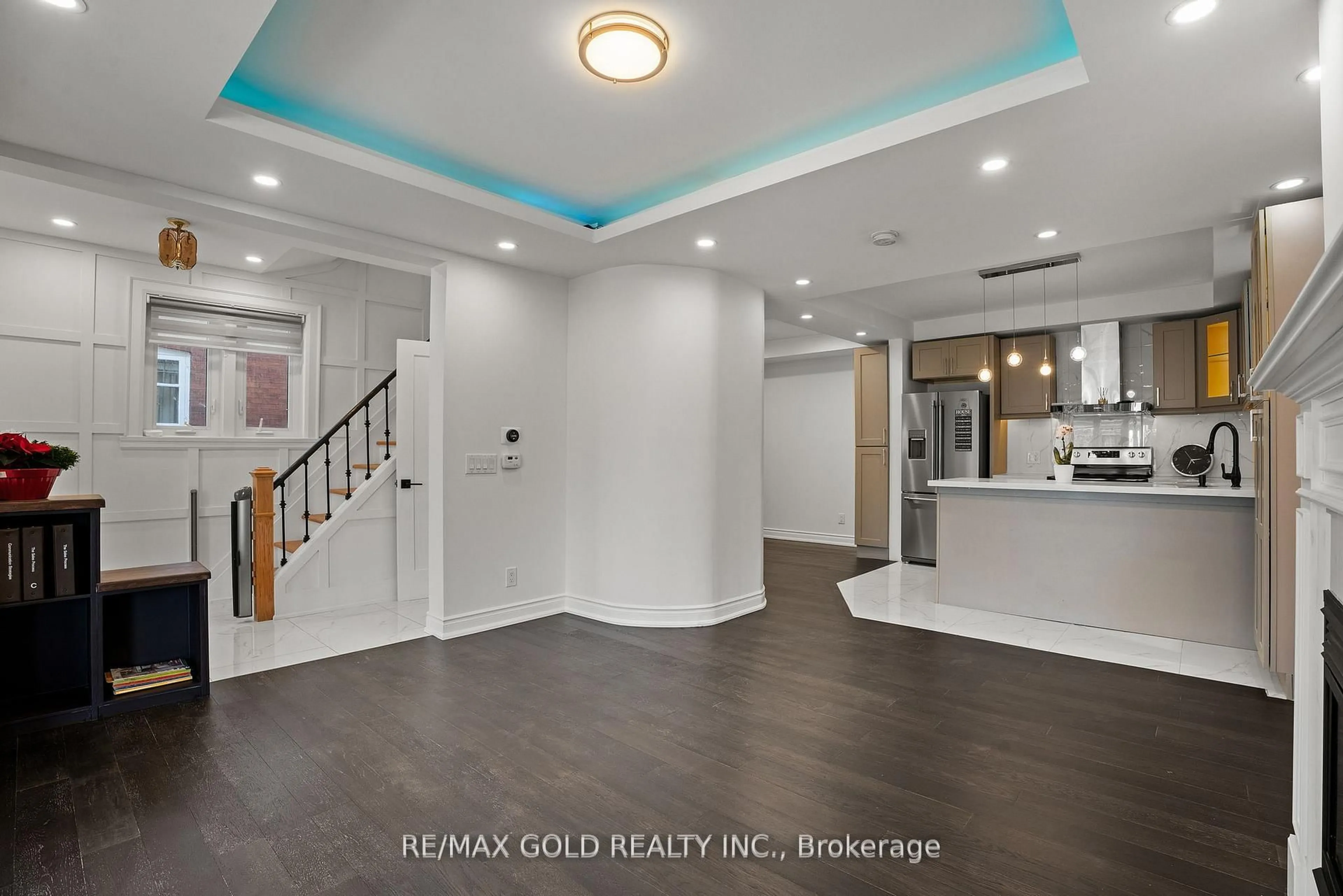 Indoor entryway for 59 David St, Brampton Ontario L6X 1J6